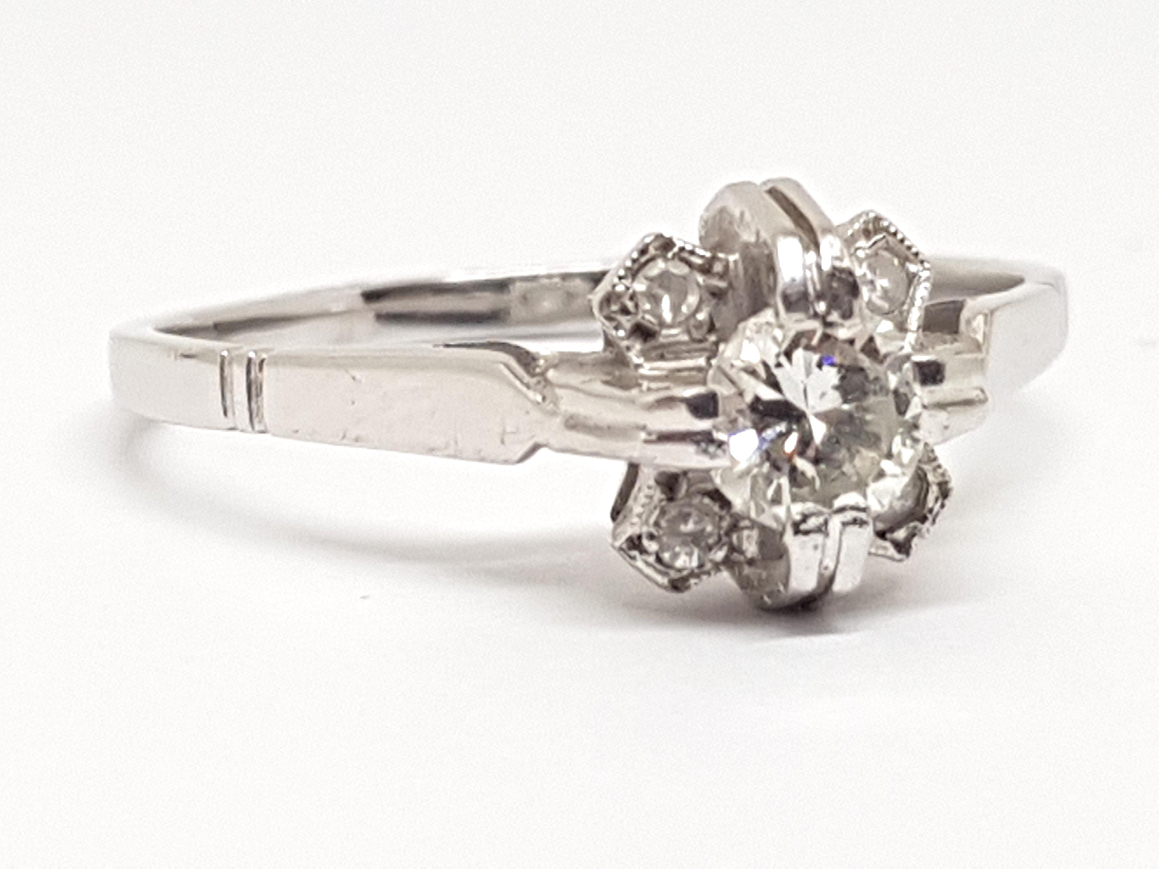 Round Cut 0.44 Carat Antique White Gold Diamond Engagement Ring For Sale