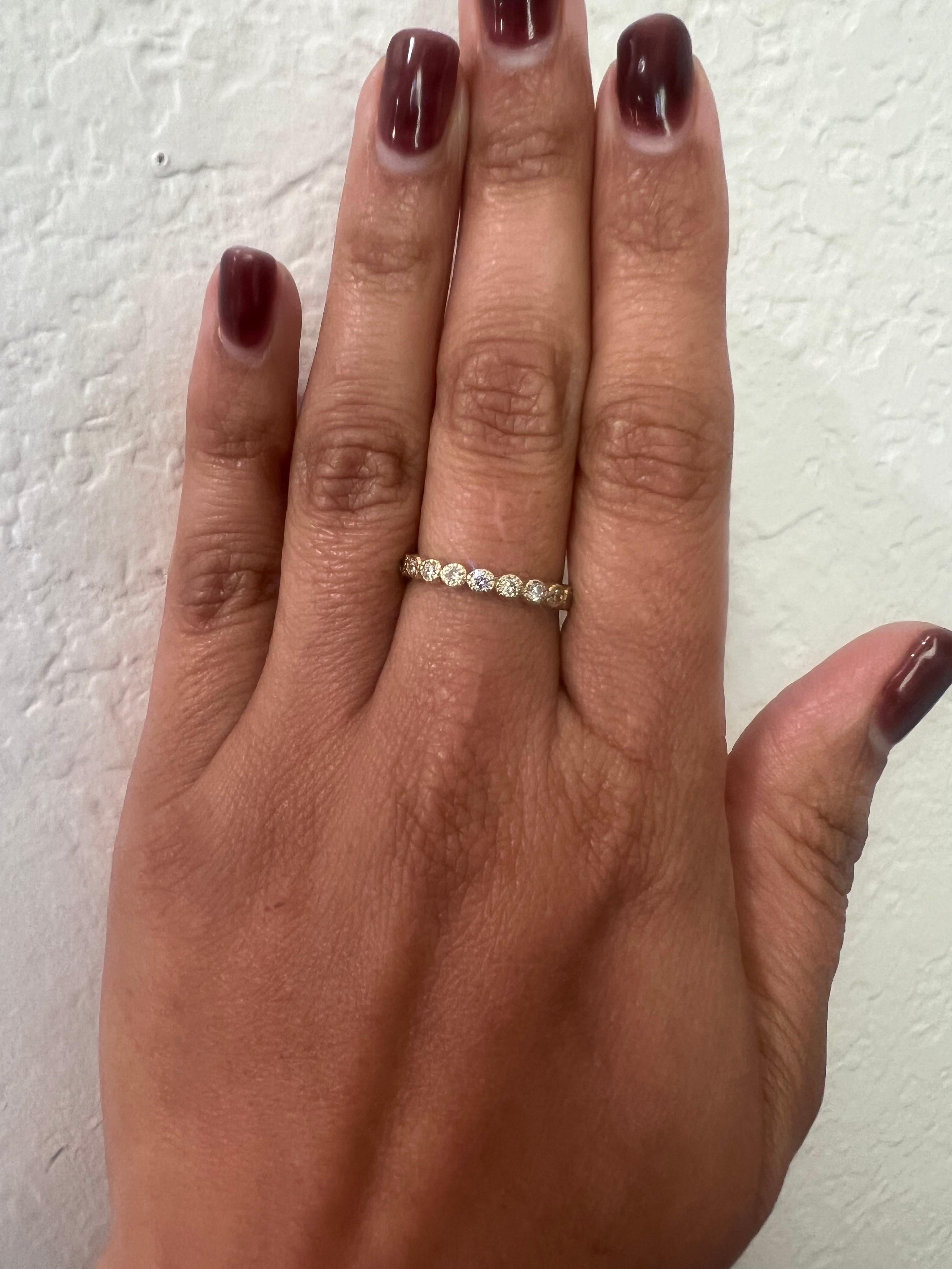 Round Cut 0.44 Carat Diamond 14 Karat Yellow Gold Band For Sale