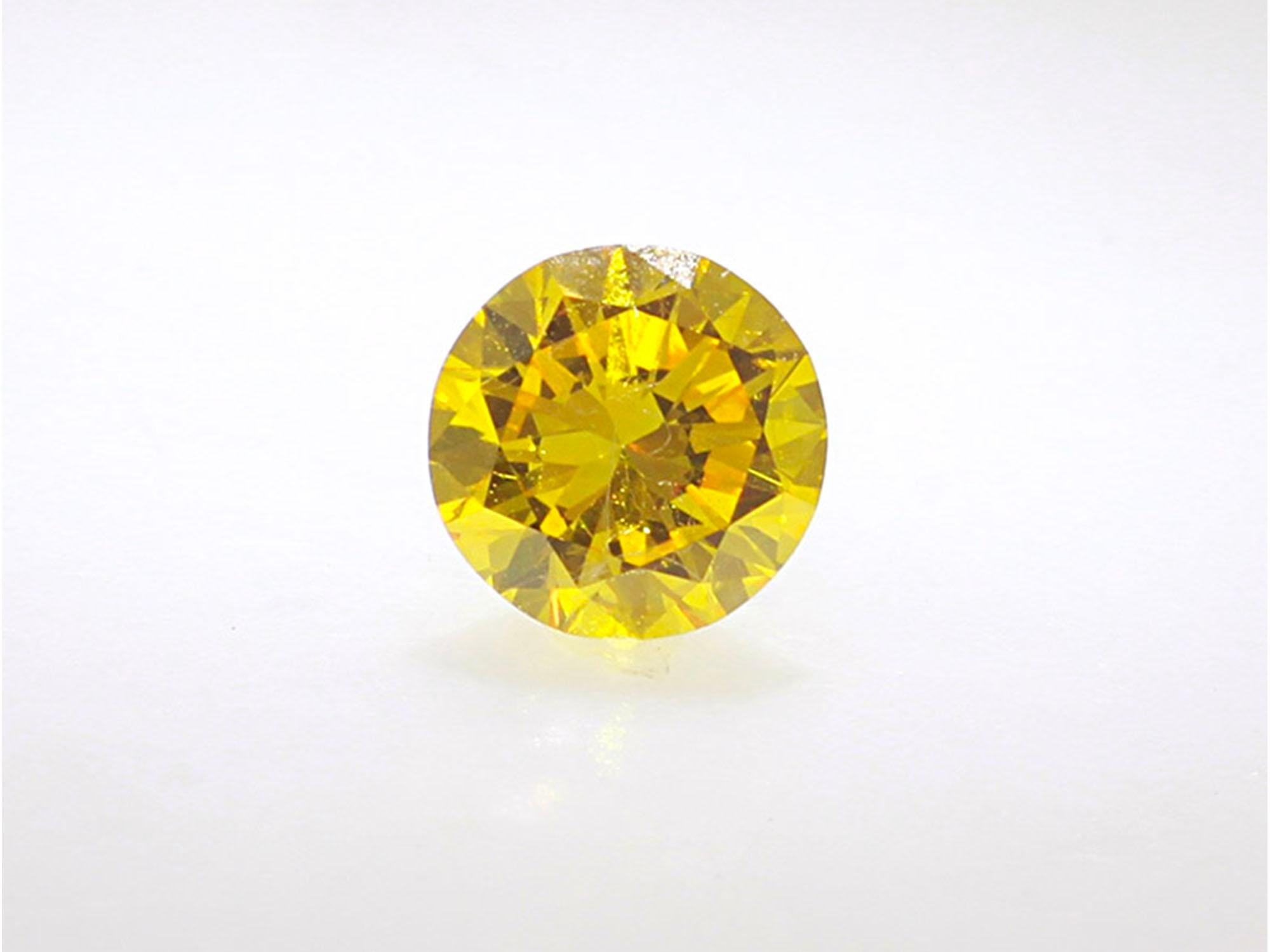0.44 Carat Fancy Vivid Yellow Diamond Engagement Cocktail Ring, GIA Certificate  In New Condition For Sale In New York, NY