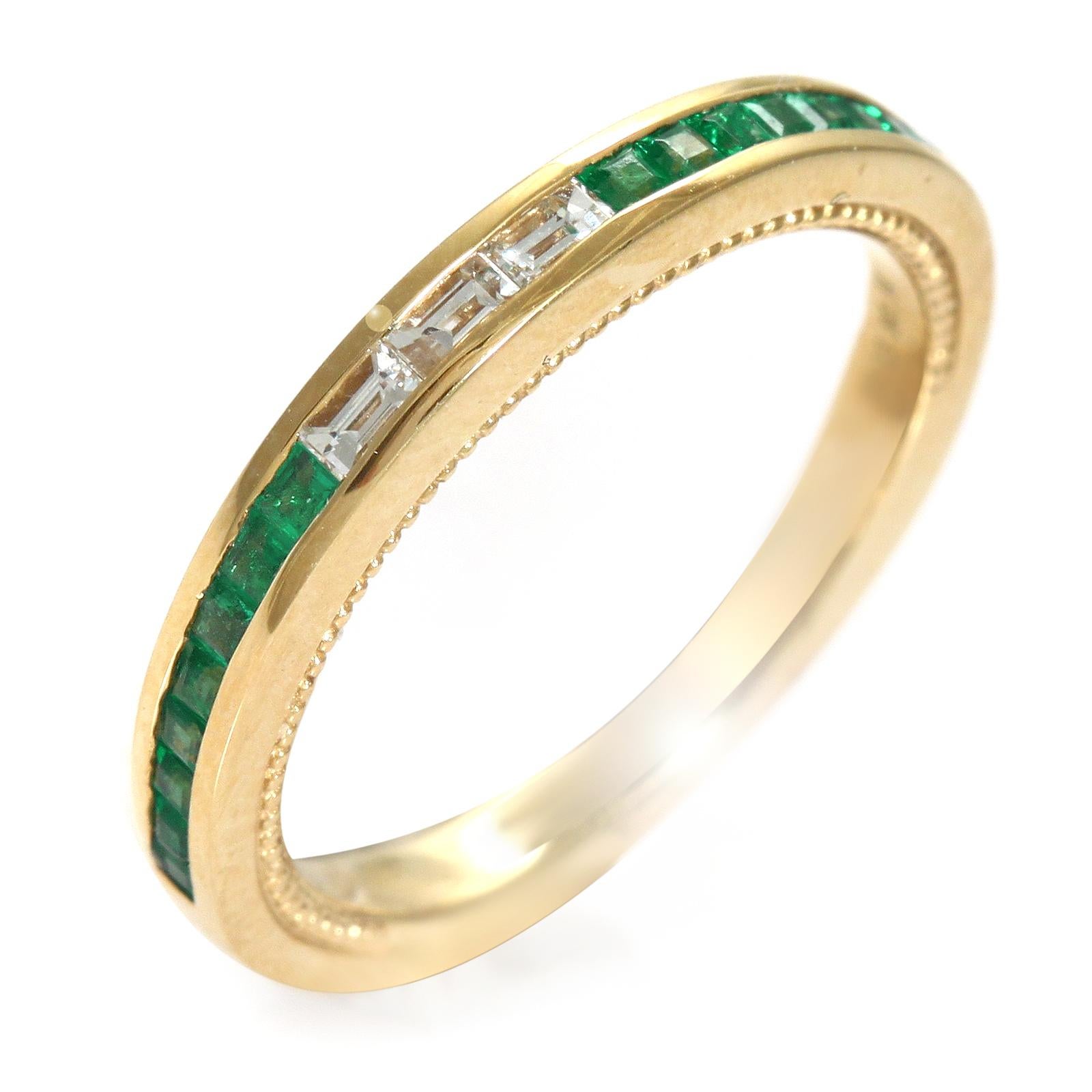 Baguette Cut 0.44 Carat Colombian Emerald and 0.15 Carat Diamonds in 18 Karat Gold Band Ring
