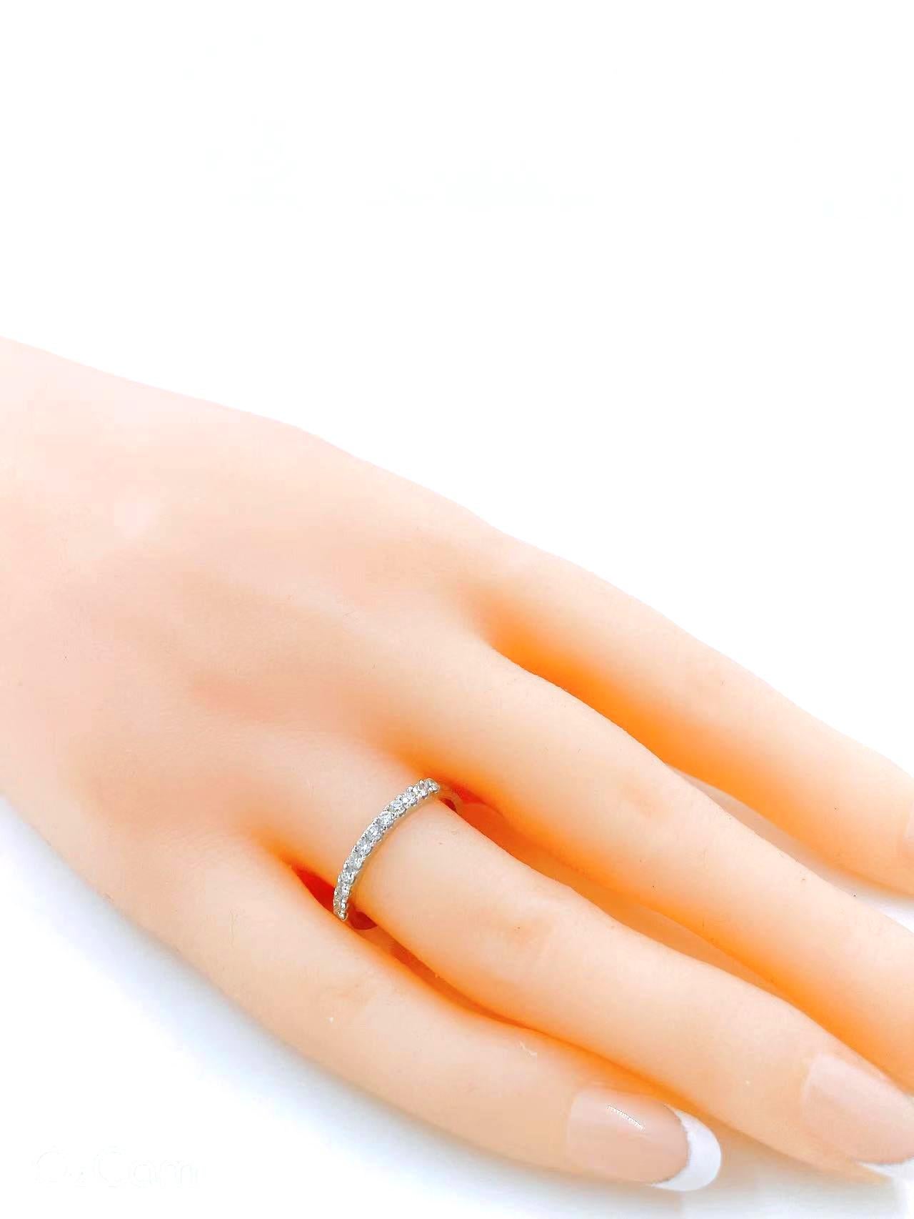 0,44 Karat Diamant-Hochzeitsring aus 18 Karat Weißgold im Zustand „Neu“ im Angebot in Hong Kong, HK