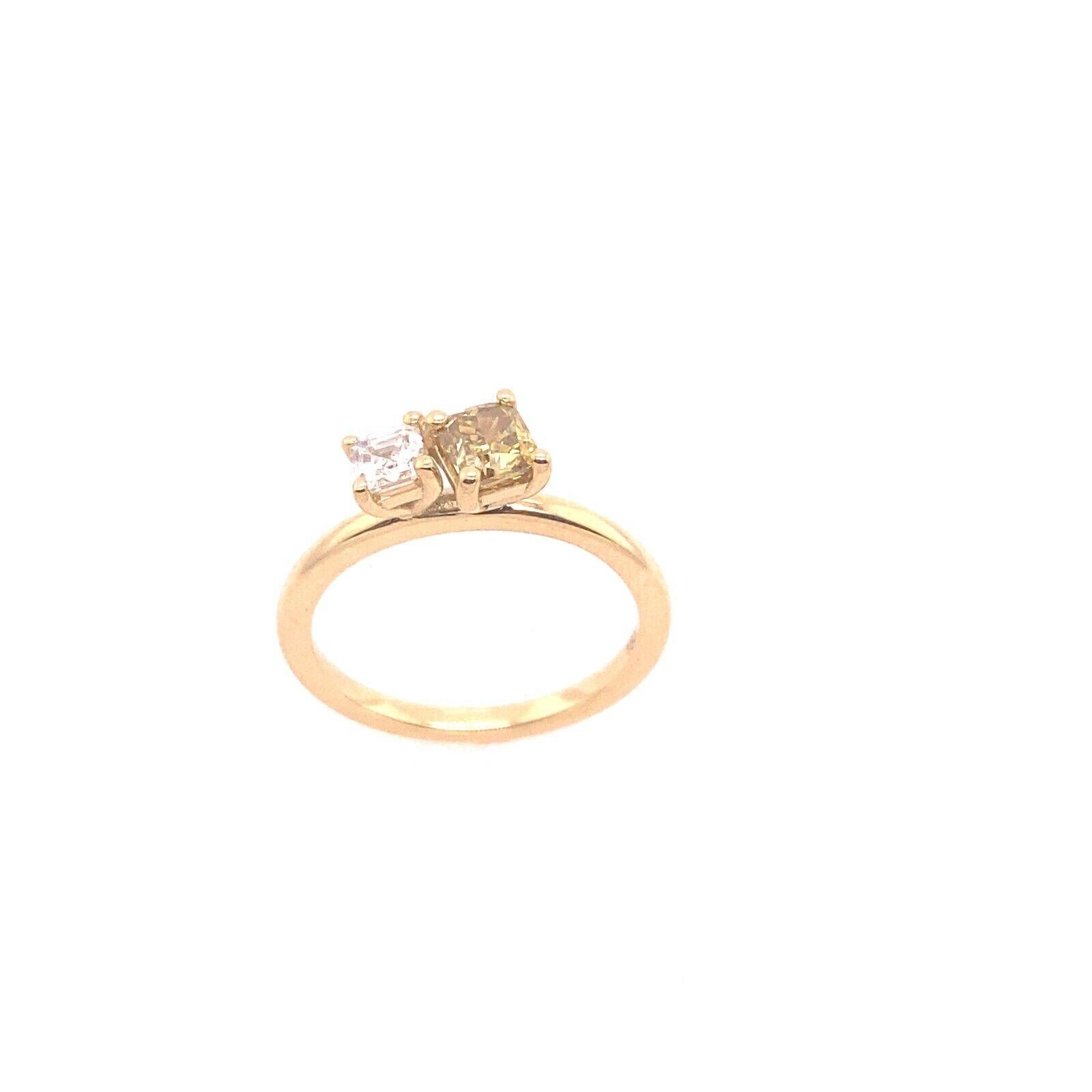 0.44ct Natural Yellow Square Diamond & 0.23ct G/VS Asscher Cut Diamond Ring In New Condition For Sale In London, GB