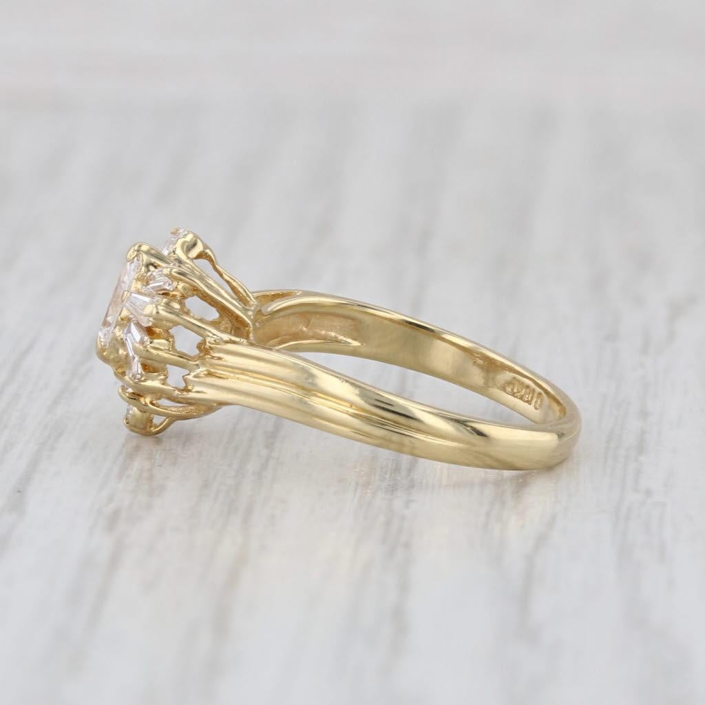 Información sobre la gema:
- Diamante natural -
Quilates - 0,08ct 
Talla - Marquesa 
Color - Brillante
Claridad - G - H
Tratamiento - I1

- Diamantes naturales -
Quilates Totales - 0.36ctw
Talla - Baguette y Redonda Brillante
Color - G - H
Claridad