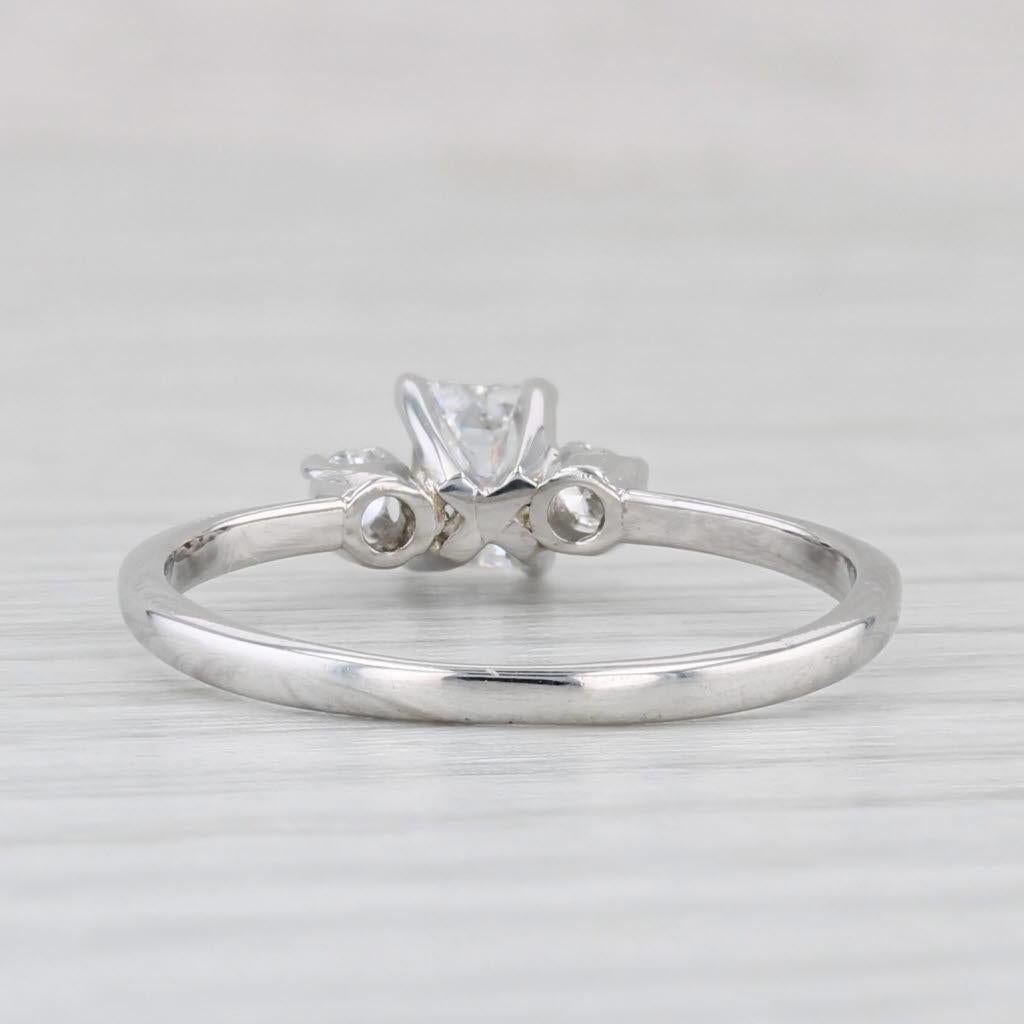 Bague de fiançailles en or blanc 14 carats avec diamant taille �émeraude 0,44 carat, taille 6,5 Bon état - En vente à McLeansville, NC