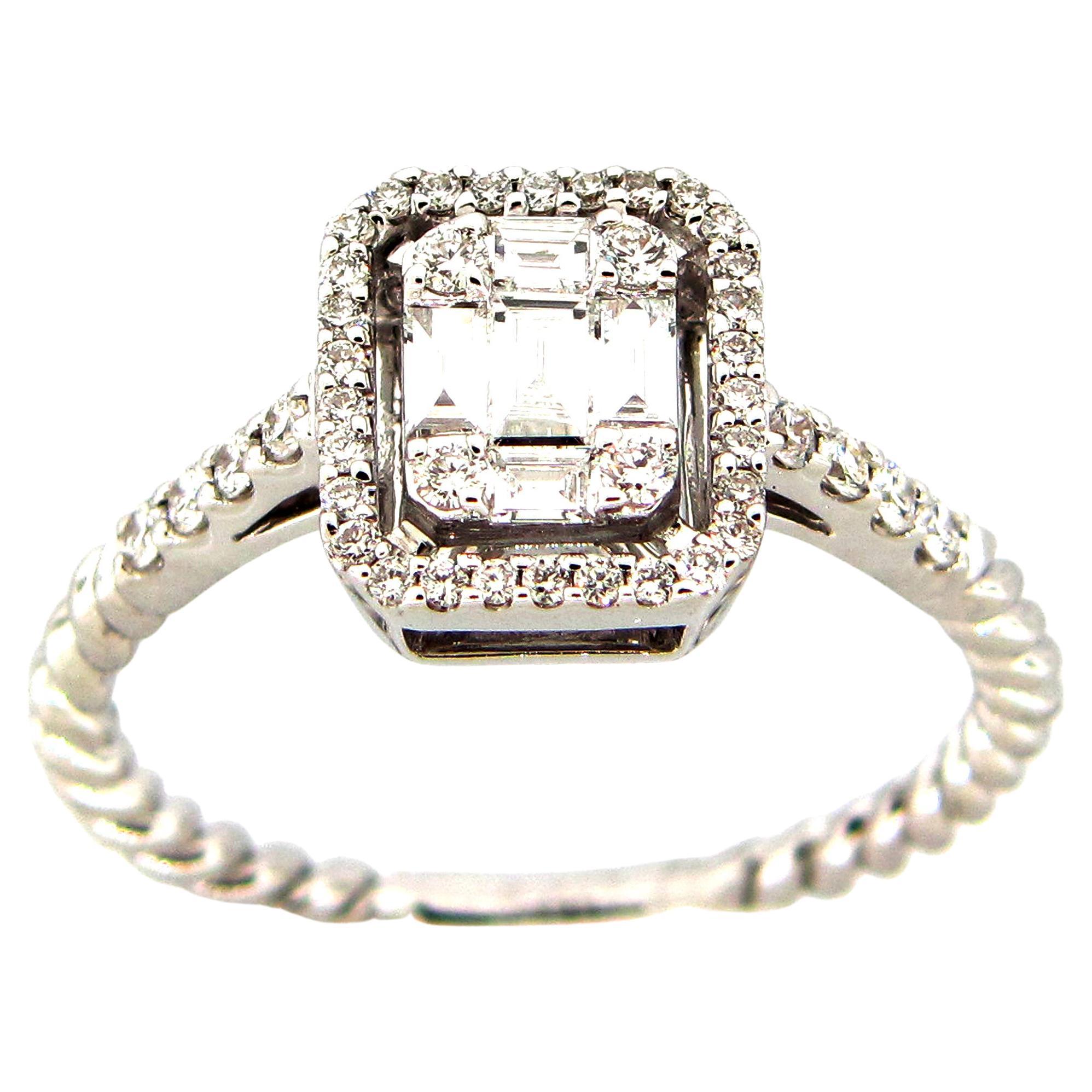 0.45 Karat Diamant-Cluster-Ring mit Smaragdschliff Damen im Angebot