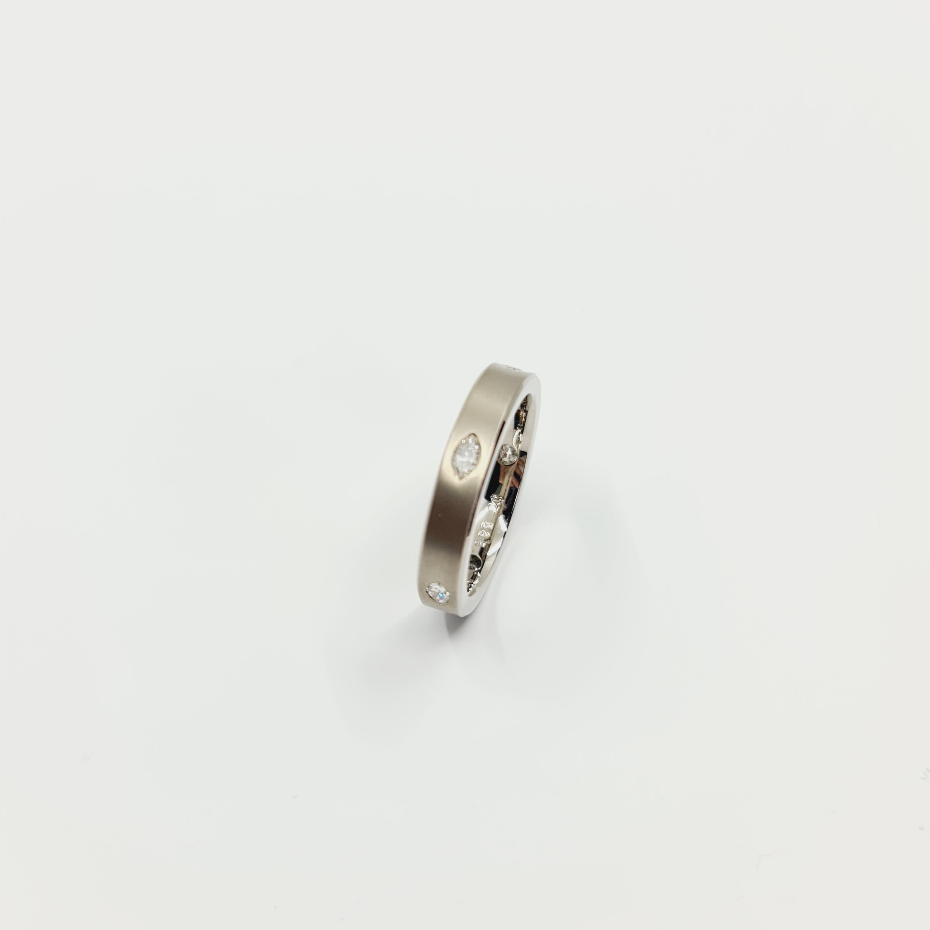 Women's 0.45 Carat Diamond Ring G/VVS2 14k White Gold, 5 Marquise/Navette Cut Diamonds For Sale