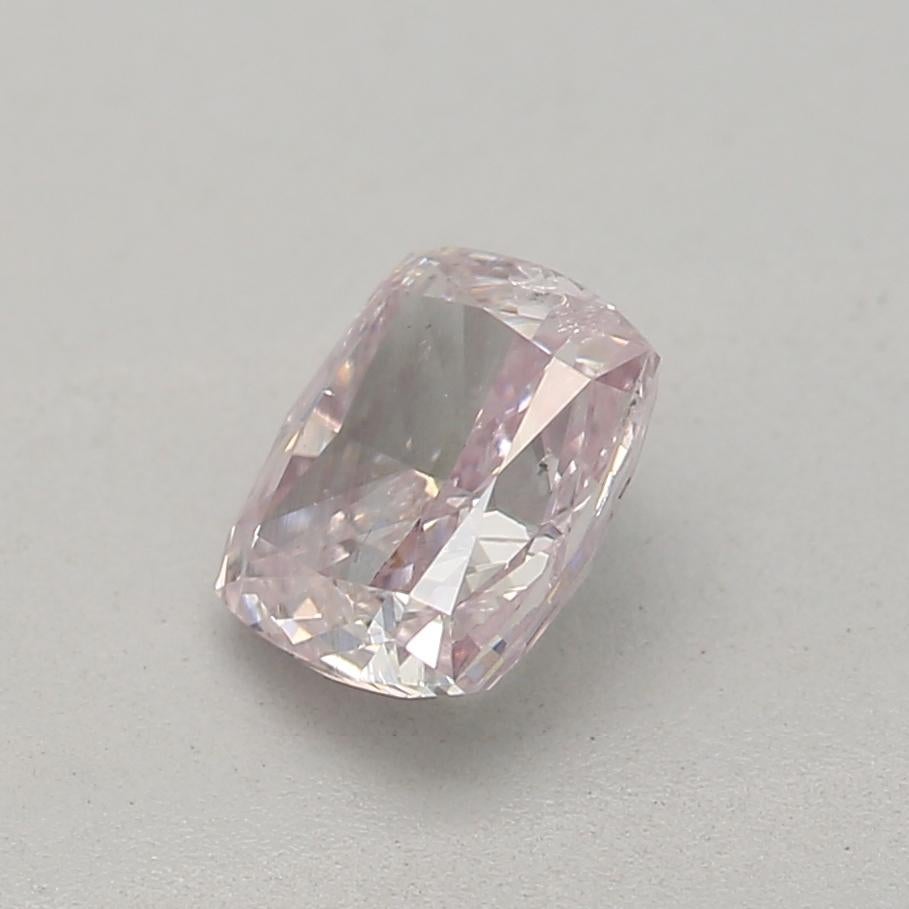 Taille coussin Diamant rose pâle fantaisie taille coussin de 0,45 carat certifié GIA en vente