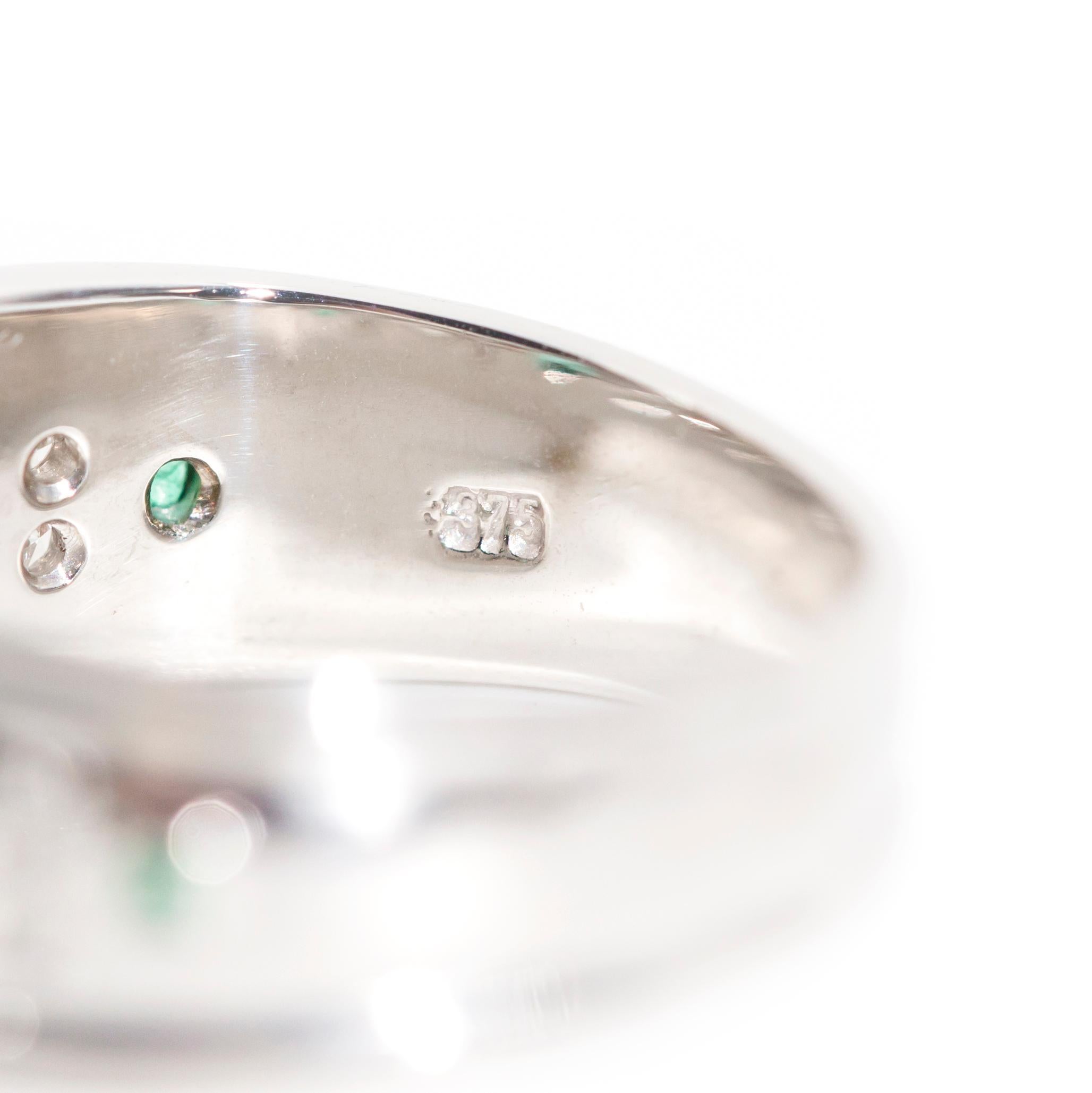 0.45 Carat Green Natural Emerald Diamond Vintage Men's Ring in 9 Carat Gold 7