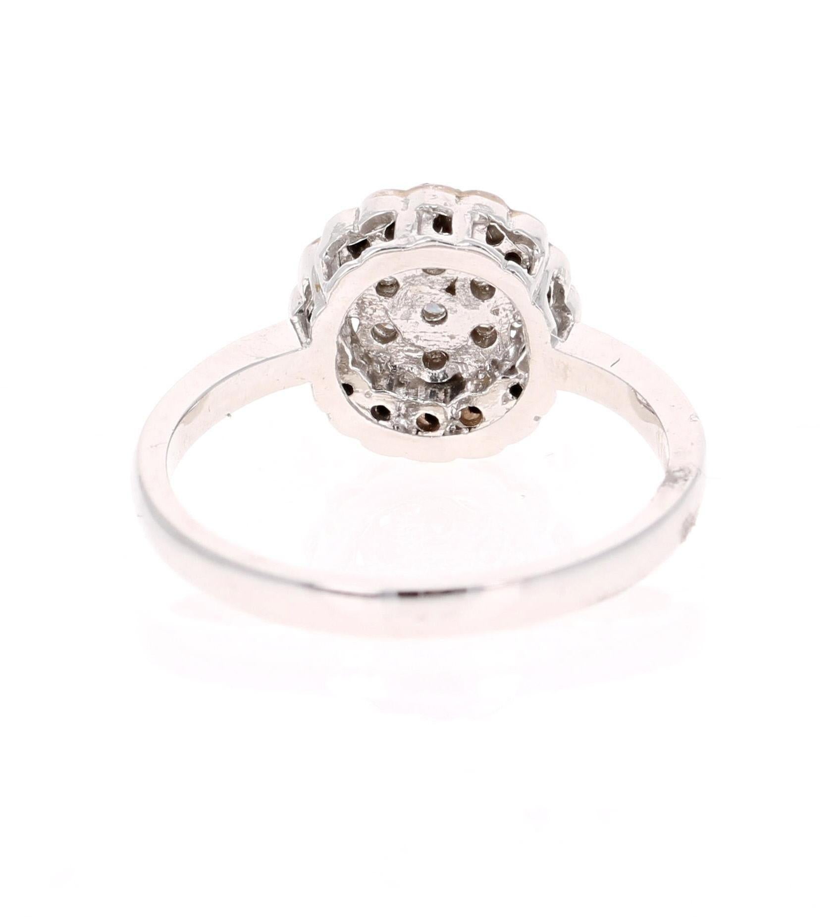 0,45 Karat Natürlicher Schwarzer Weißer Diamant Weißgold Ring (Rundschliff) im Angebot