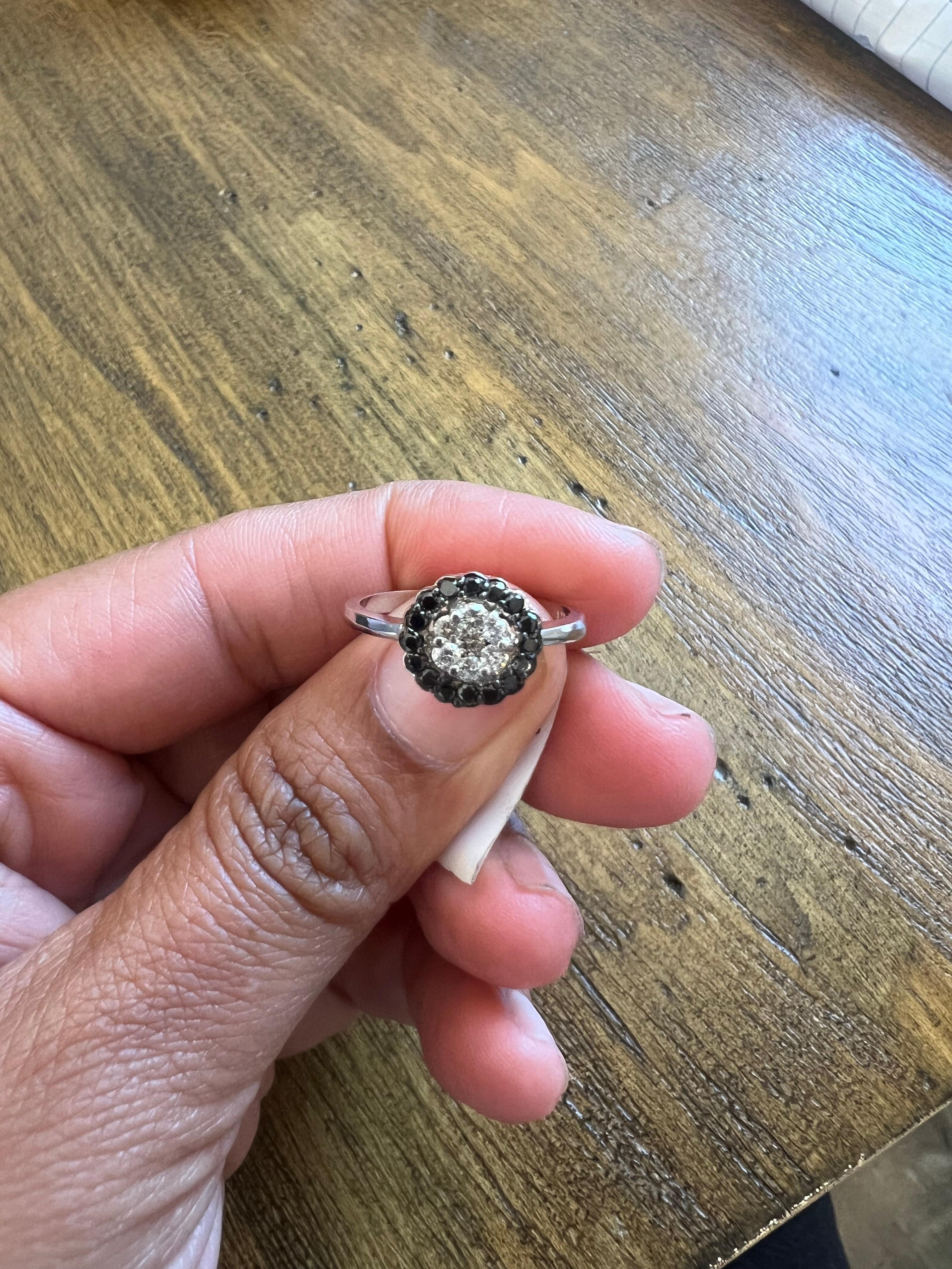 0,45 Karat Natürlicher Schwarzer Weißer Diamant Weißgold Ring Damen im Angebot