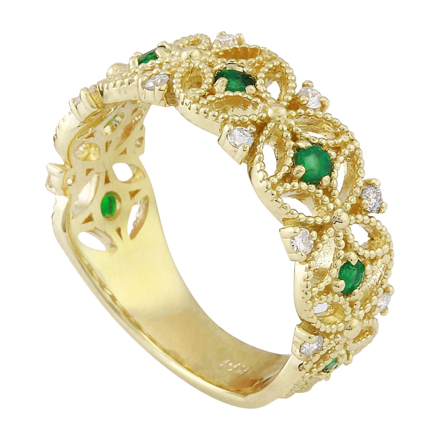 Emerald Diamond Ring In 14 Karat Solid Yellow Gold  In New Condition For Sale In Manhattan Beach, CA