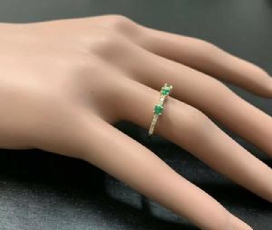 Women's or Men's 0.45 Carat Natural Emerald and Diamond 14 Karat Solid Yellow Gold Ring For Sale