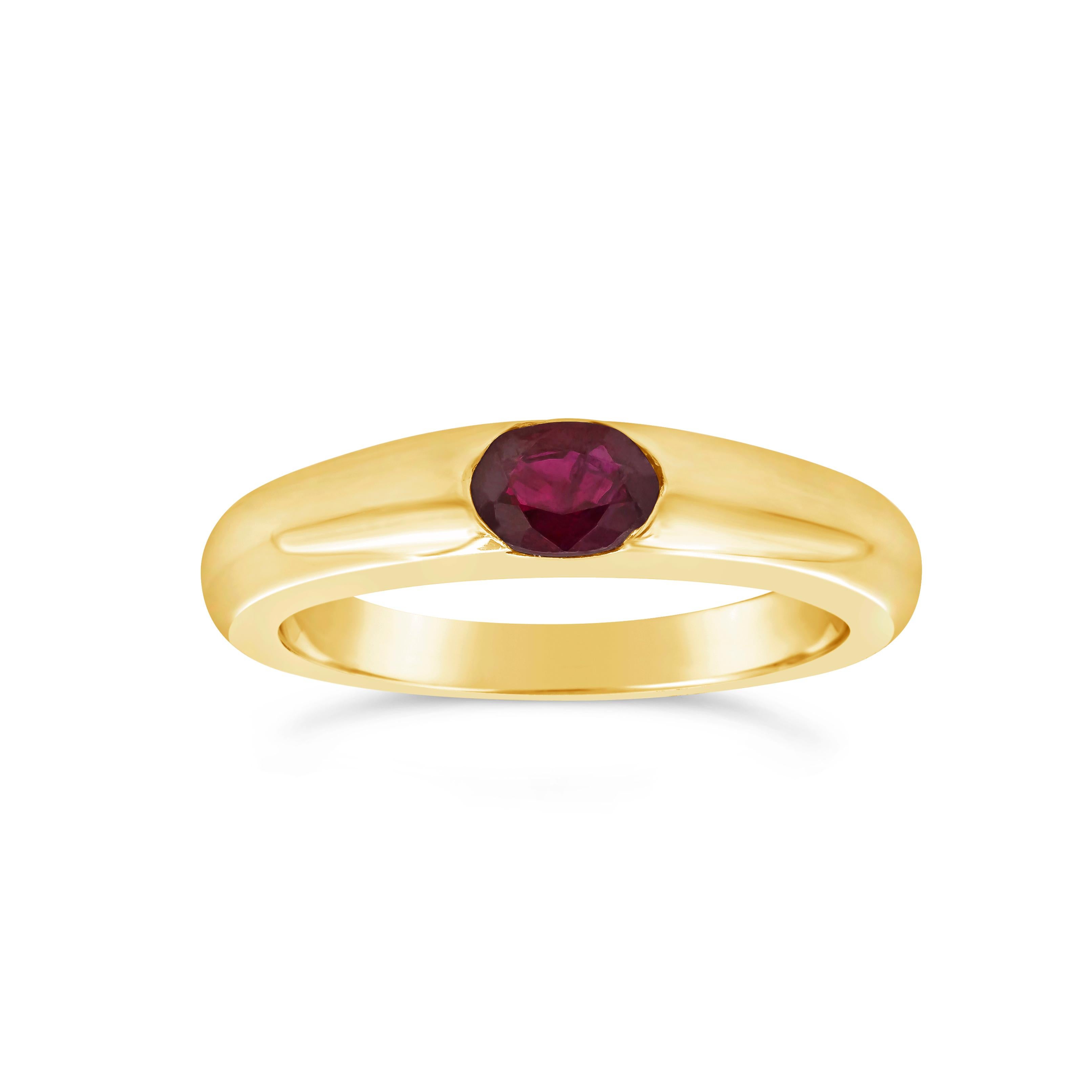 0.45 Carats Total Oval Cut Ruby Solitaire Wedding Band in Yellow Gold For Sale