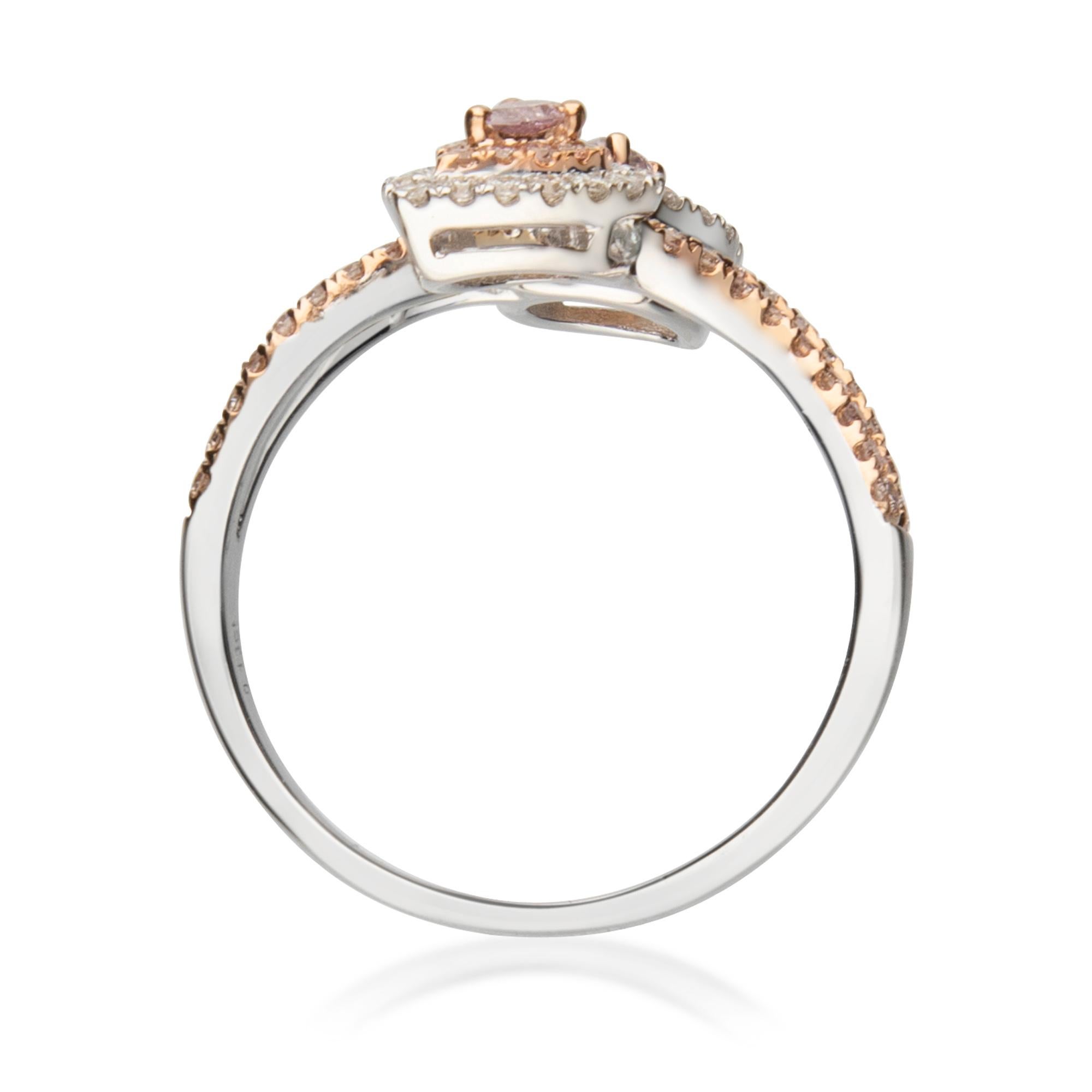 Brilliant Cut 0.45 Carat Pink Diamond and White Diamond 18 Karat Triple Tone Gold Ring For Sale