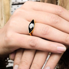 0,45 Karat SI/H Diamant Böses Auge geformt Schwarz Emaille Ring 18k Gelbgold