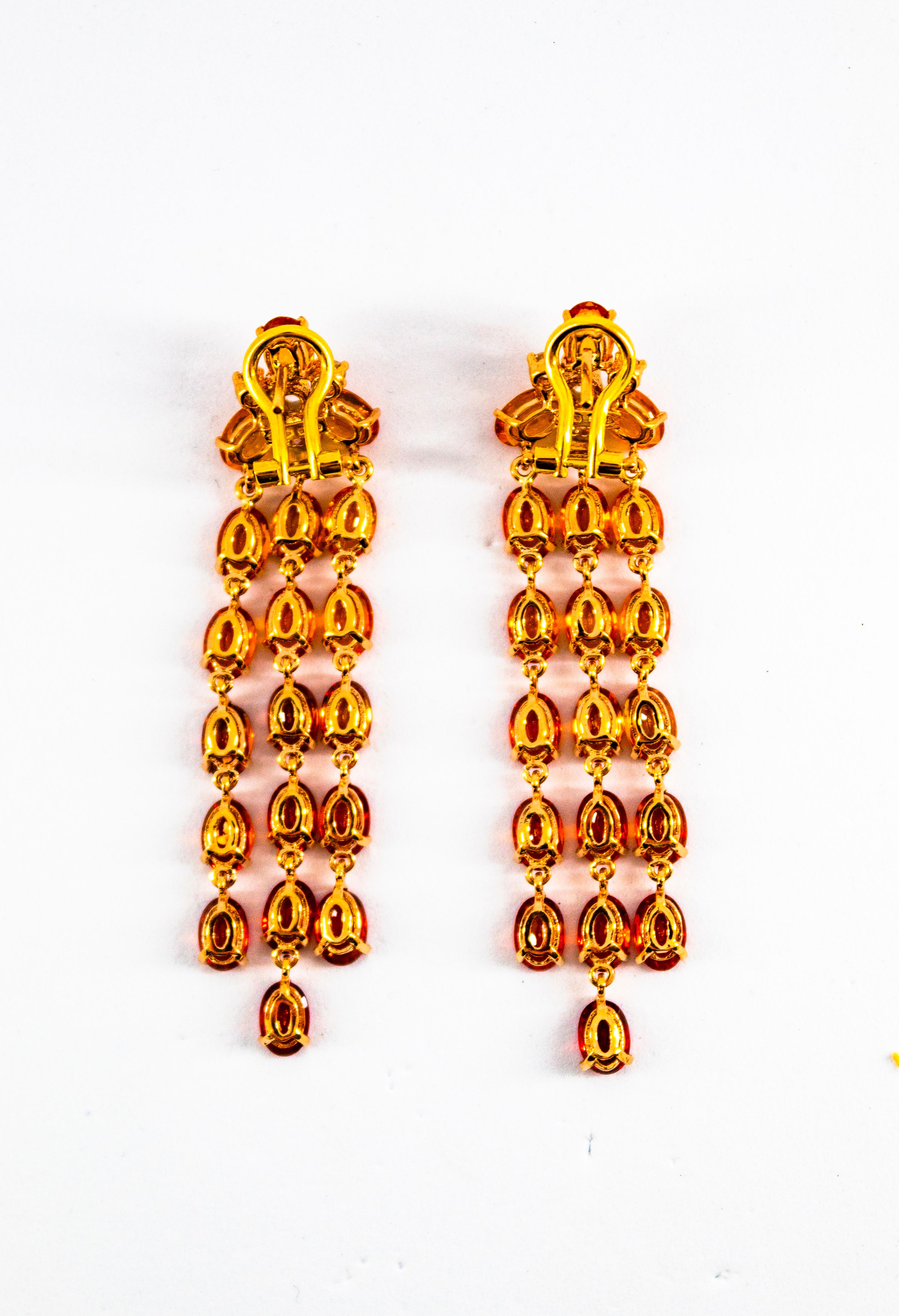 Pendants d'oreilles en or jaune avec diamants blancs de 0,45 carat et saphirs jaunes de 21,30 carats en vente 4