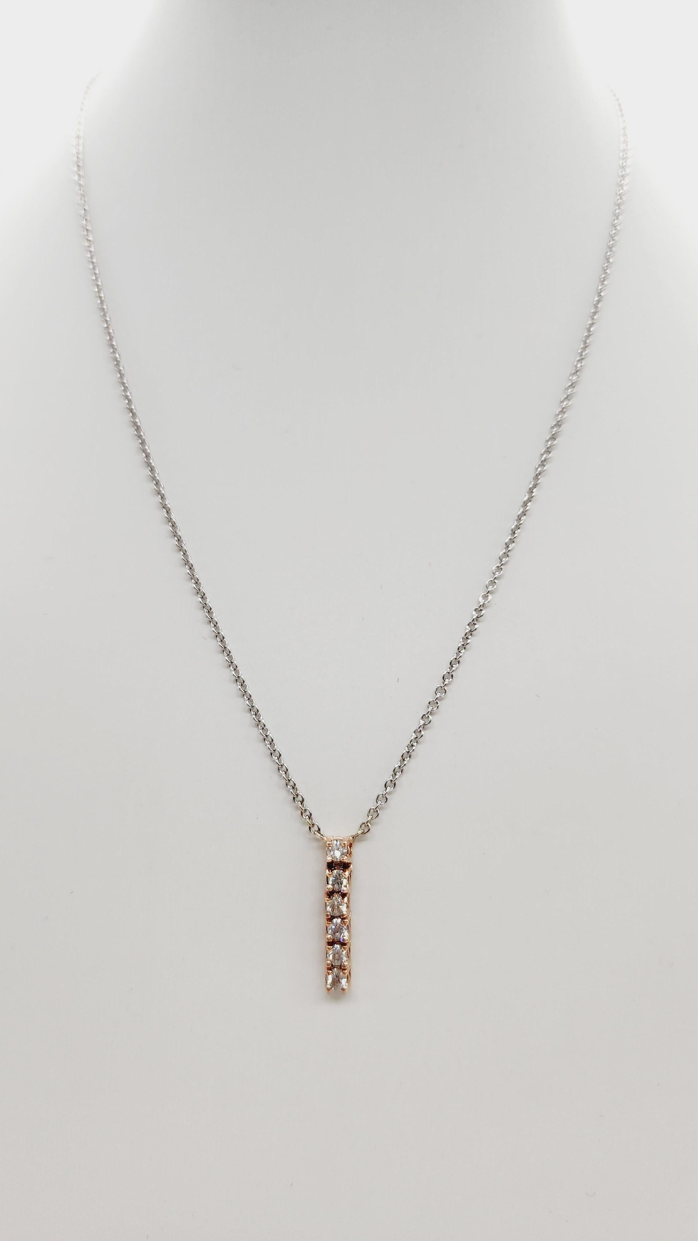 Ciondolo con diamante a goccia da 0,45 carati, collana in oro rosa 14K In condizioni Nuovo in vendita a Great Neck Plaza, NY