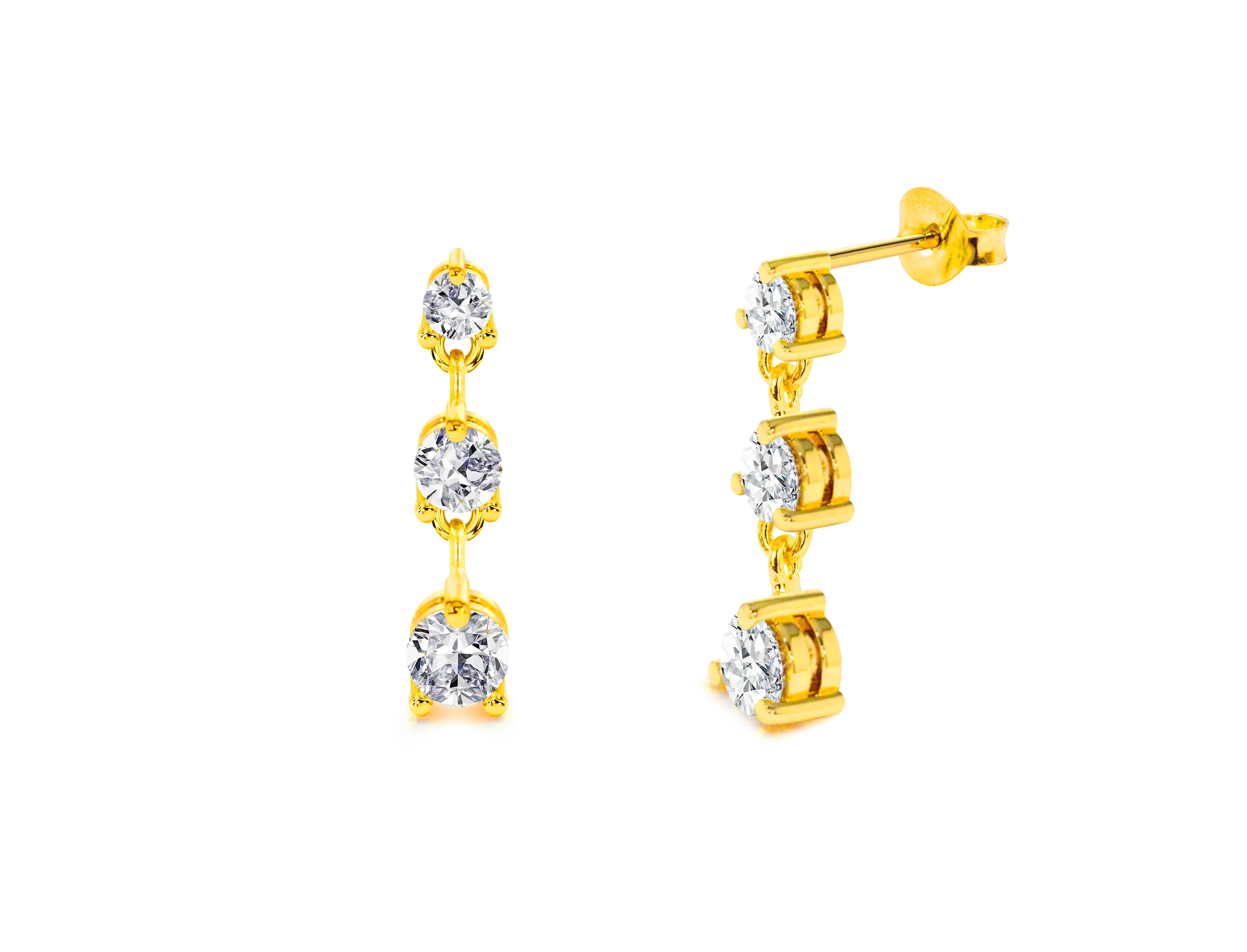 Moderne Boucles d'oreilles cloutées avec diamants 0,45ct en or 14k en vente