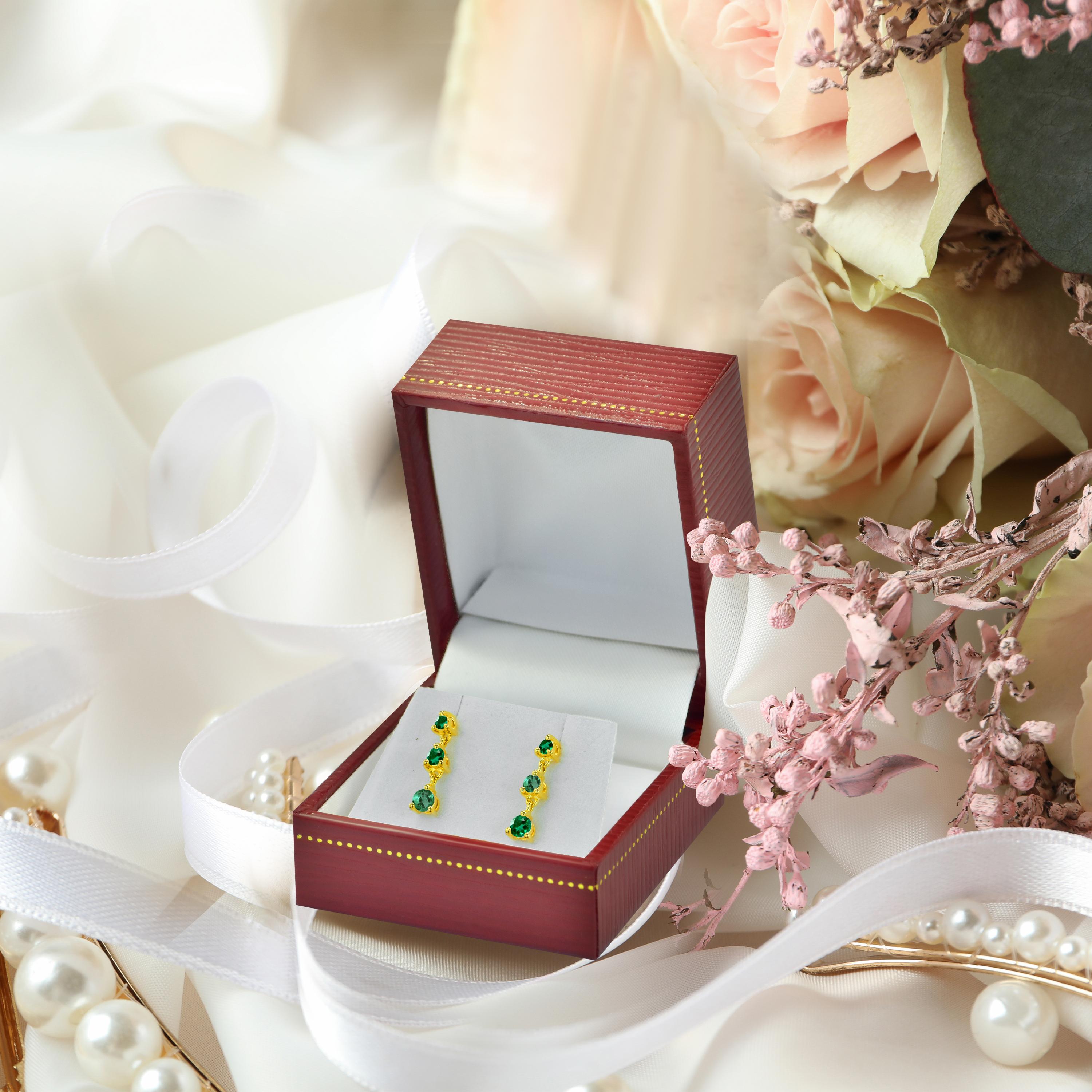 0.45ct Emerald Studs Earrings in 14k Gold For Sale 1