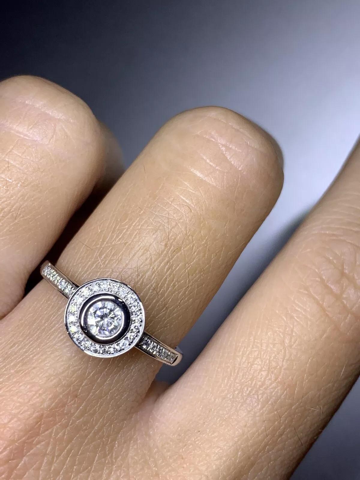 Round Cut 0.45ct Diamond Halo Solitaire Engagement Ring In Platinum For Sale