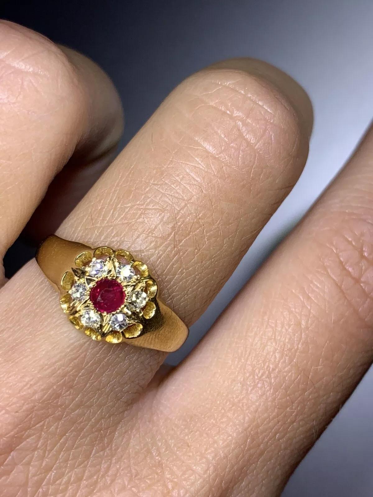 Round Cut 0.45ct Ruby Burma Diamond Cluster Engagement Ring  18ct Yellow Gold For Sale