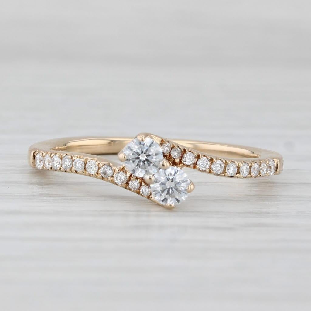 0.45ctw Anillo de Diamantes Bypass Ever Us Aniversario Oro Amarillo 14k Compromiso en Bueno estado para la venta en McLeansville, NC