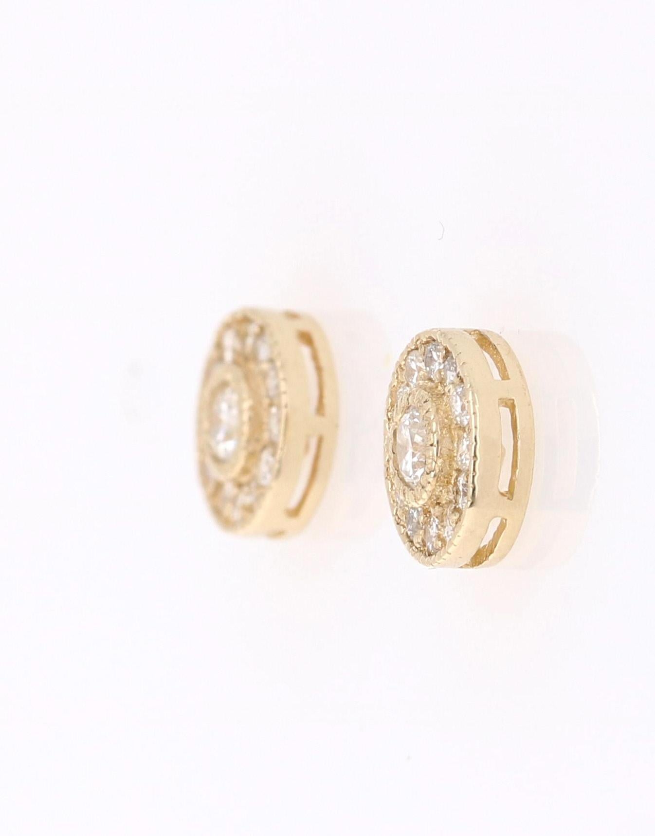 Women's 0.46 Carat Round Cut Diamond Yellow Gold Earrings For Sale