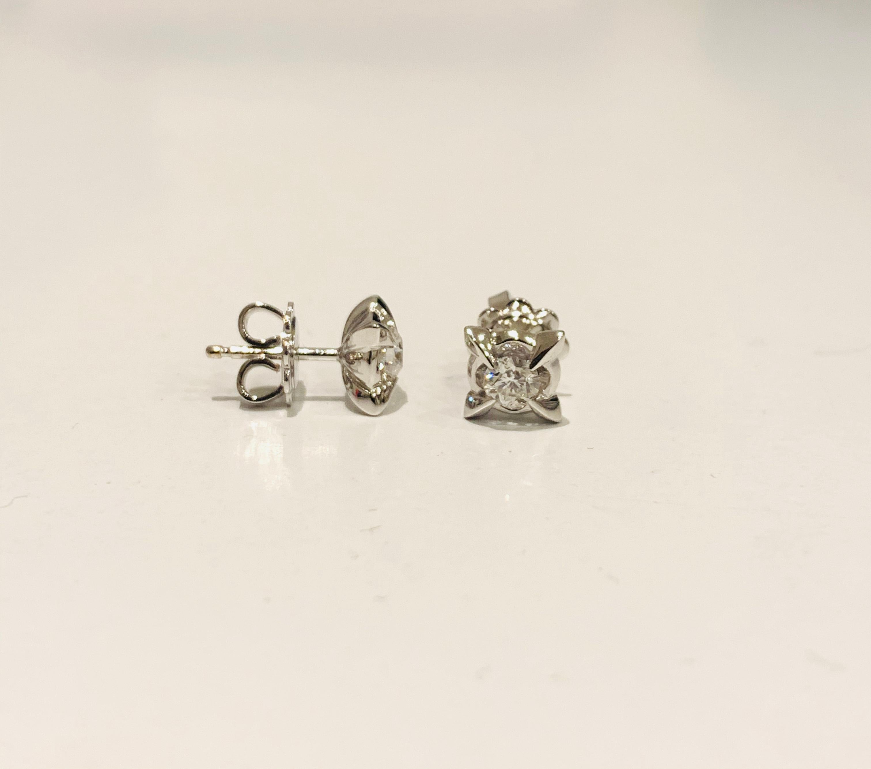 Artisan 0.46 Carat Diamond 18Kt White Gold Renaissance Stud Earrings