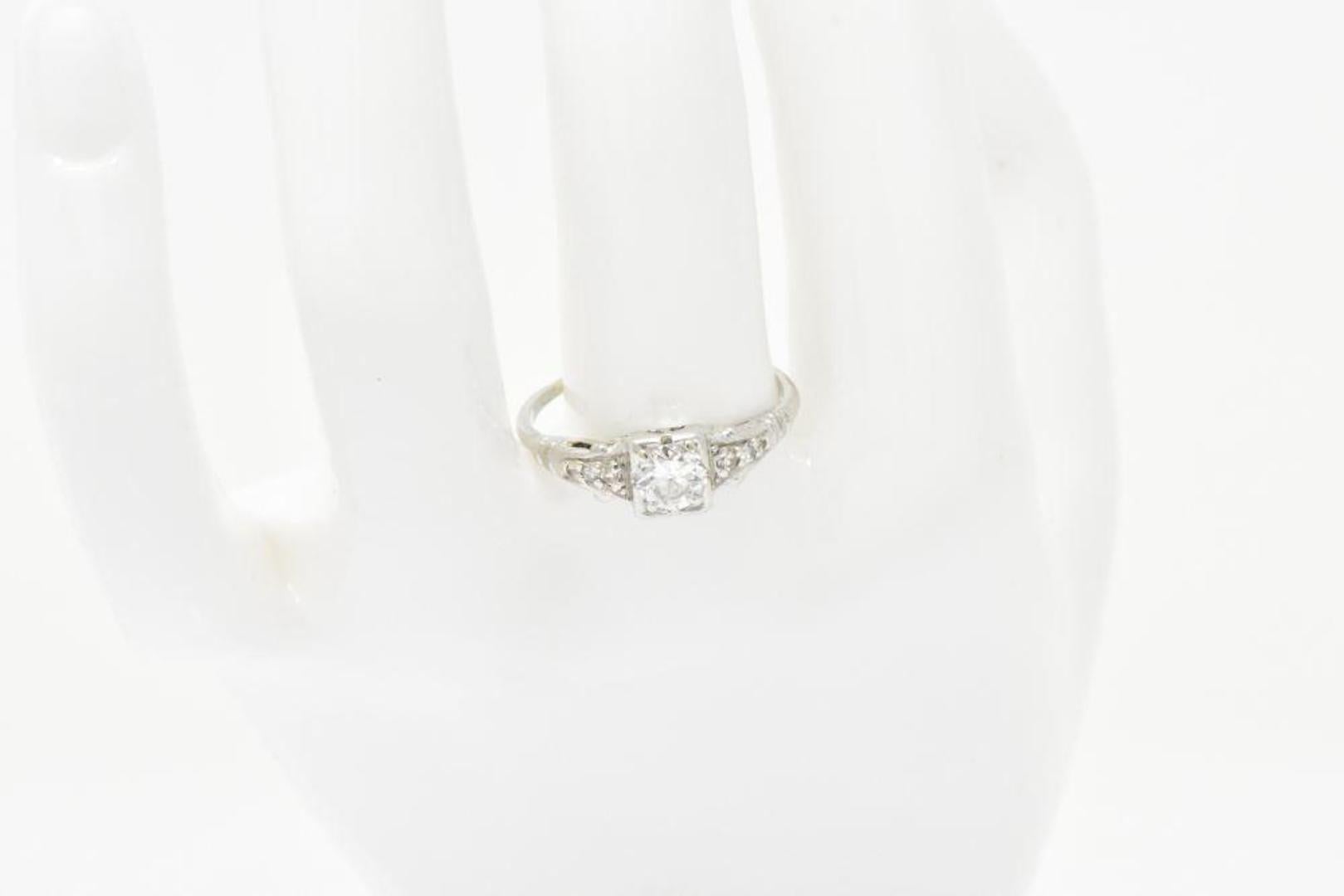 0.46 Carat Diamond Platinum Art Deco 1930s Engagement Ring In Good Condition In Philadelphia, PA