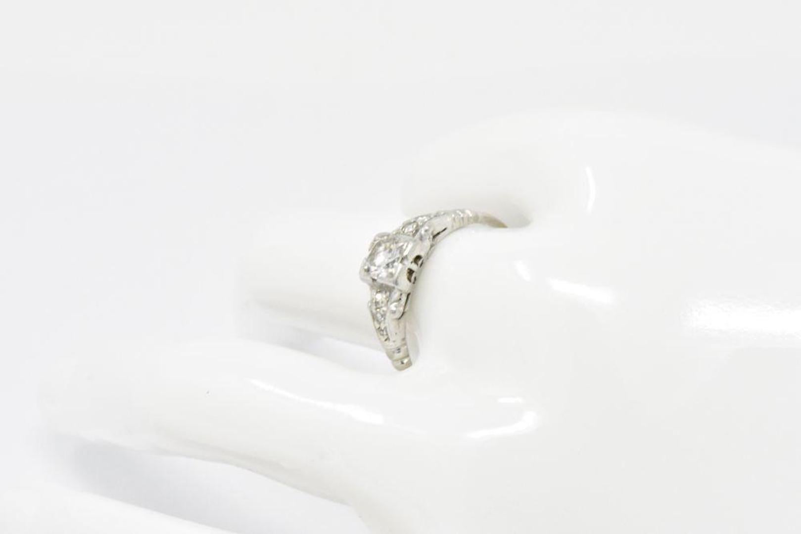 0.46 Carat Diamond Platinum Art Deco 1930s Engagement Ring 2
