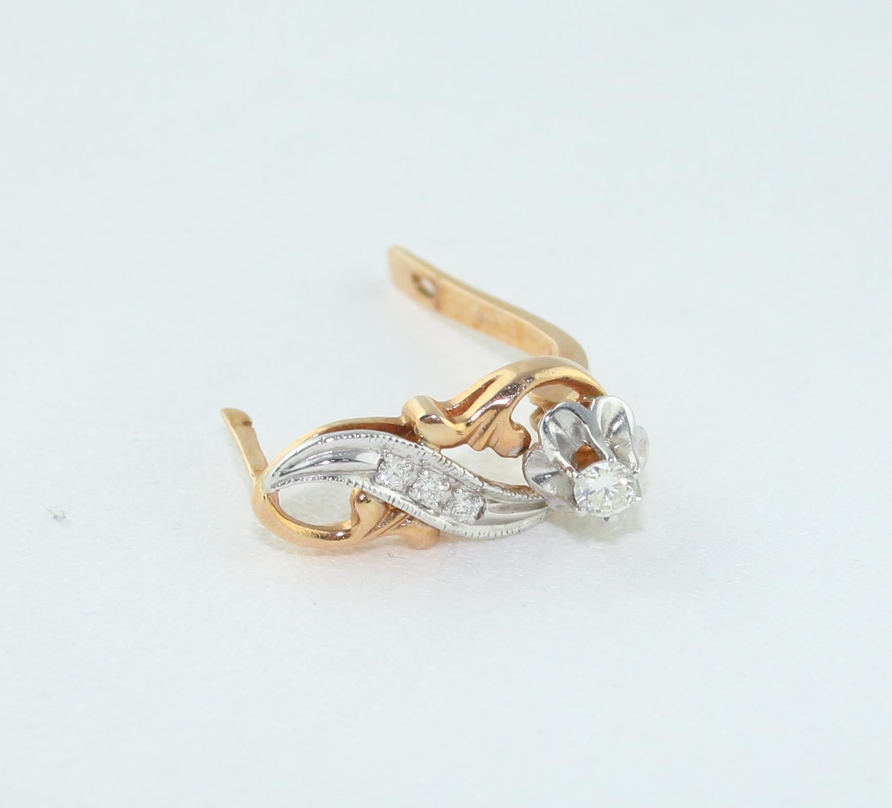 Orecchini in oro rosa con diamante da 0,46 carati in stile russo in vendita 2