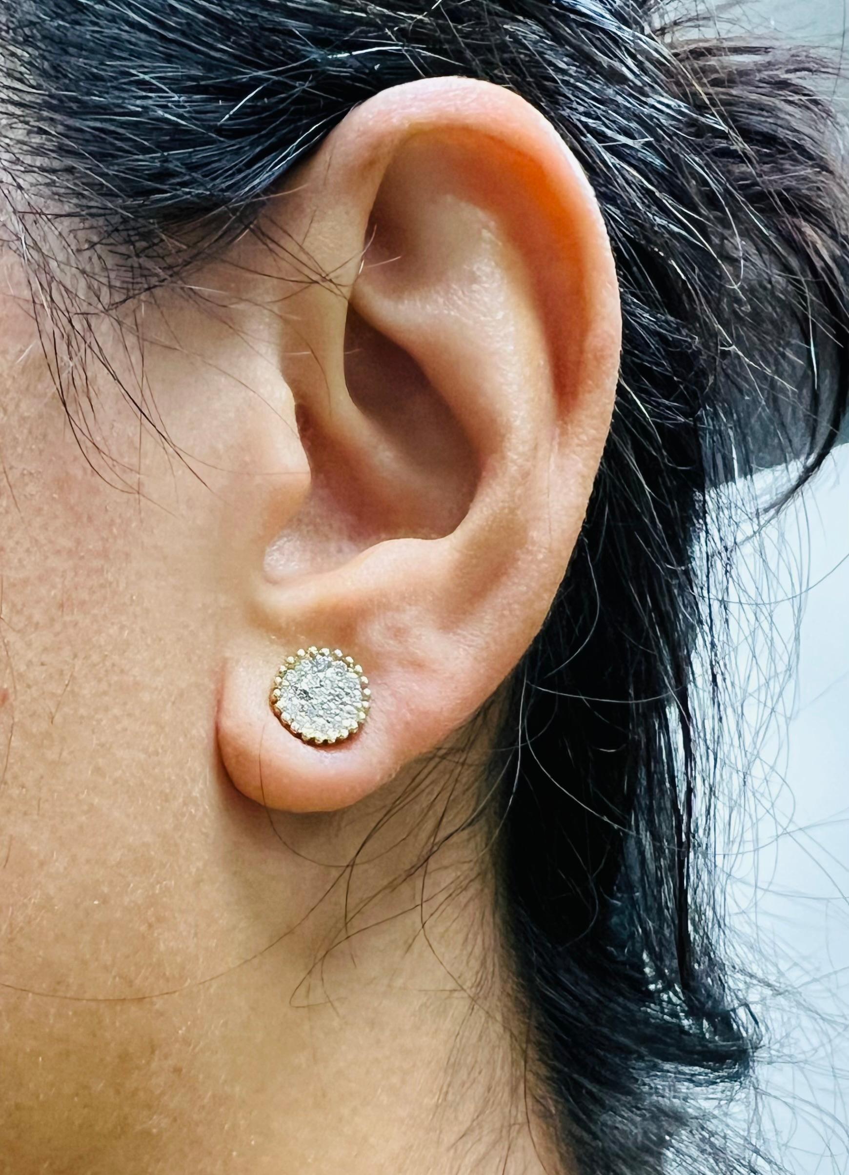 Boucles d'oreilles en or rose 14 carats avec diamant naturel de 0,46 carat en vente 1