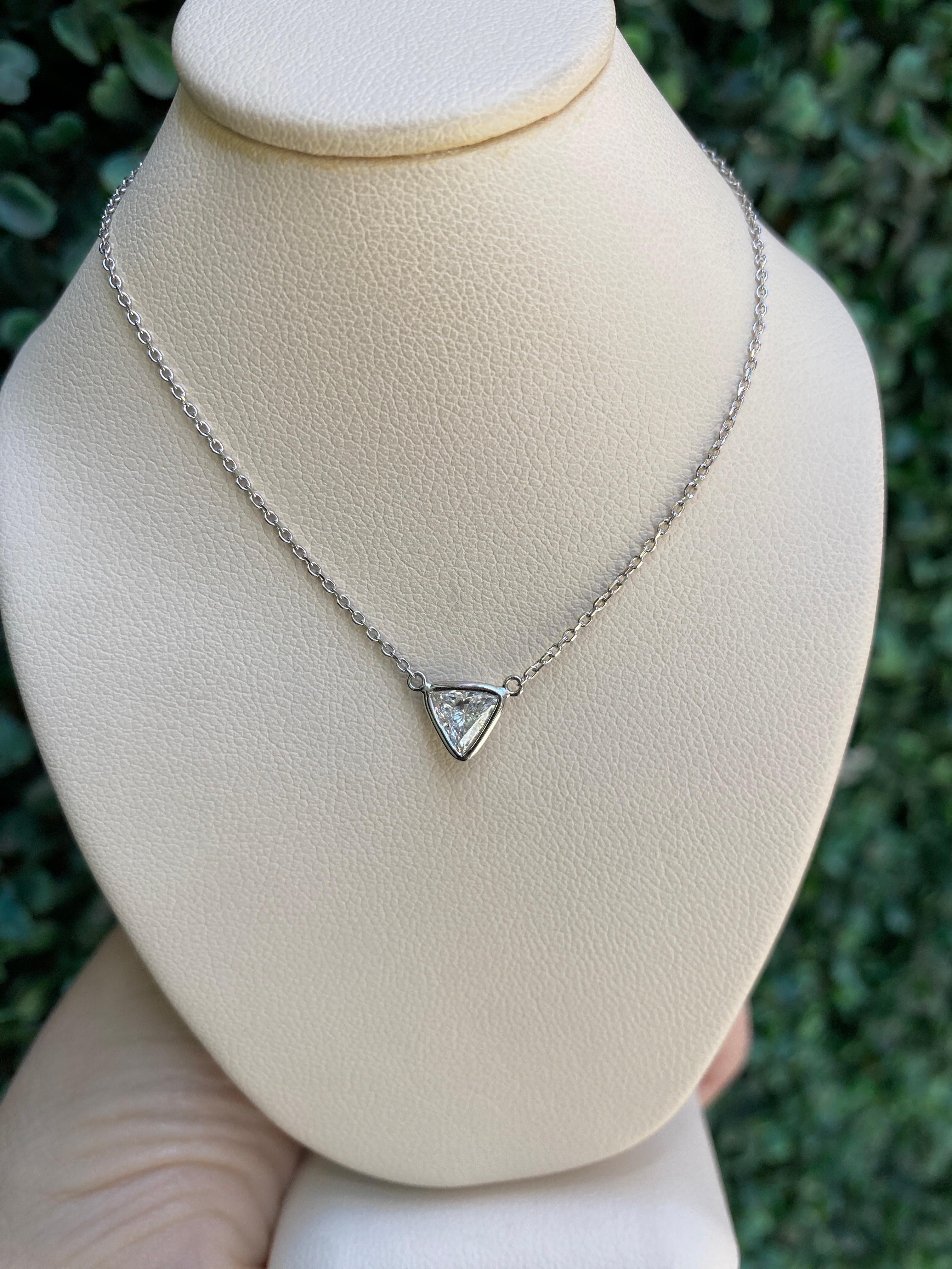 0.46 Carat Natural Trillion Cut Diamond Pendant Necklace, 14k White Gold In New Condition For Sale In Houston, TX
