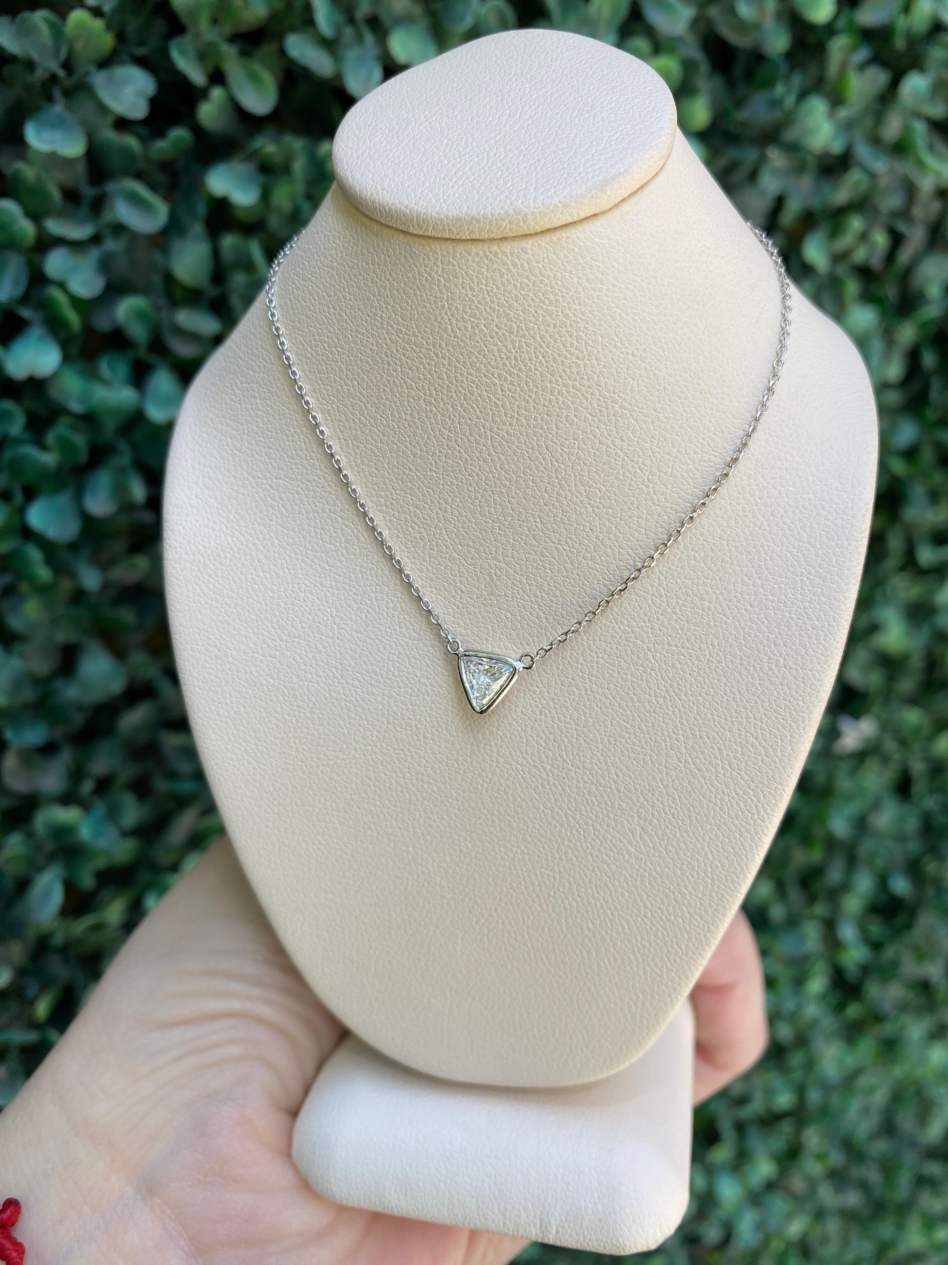0.46 Carat Natural Trillion Cut Diamond Pendant Necklace, 14k White Gold For Sale 4