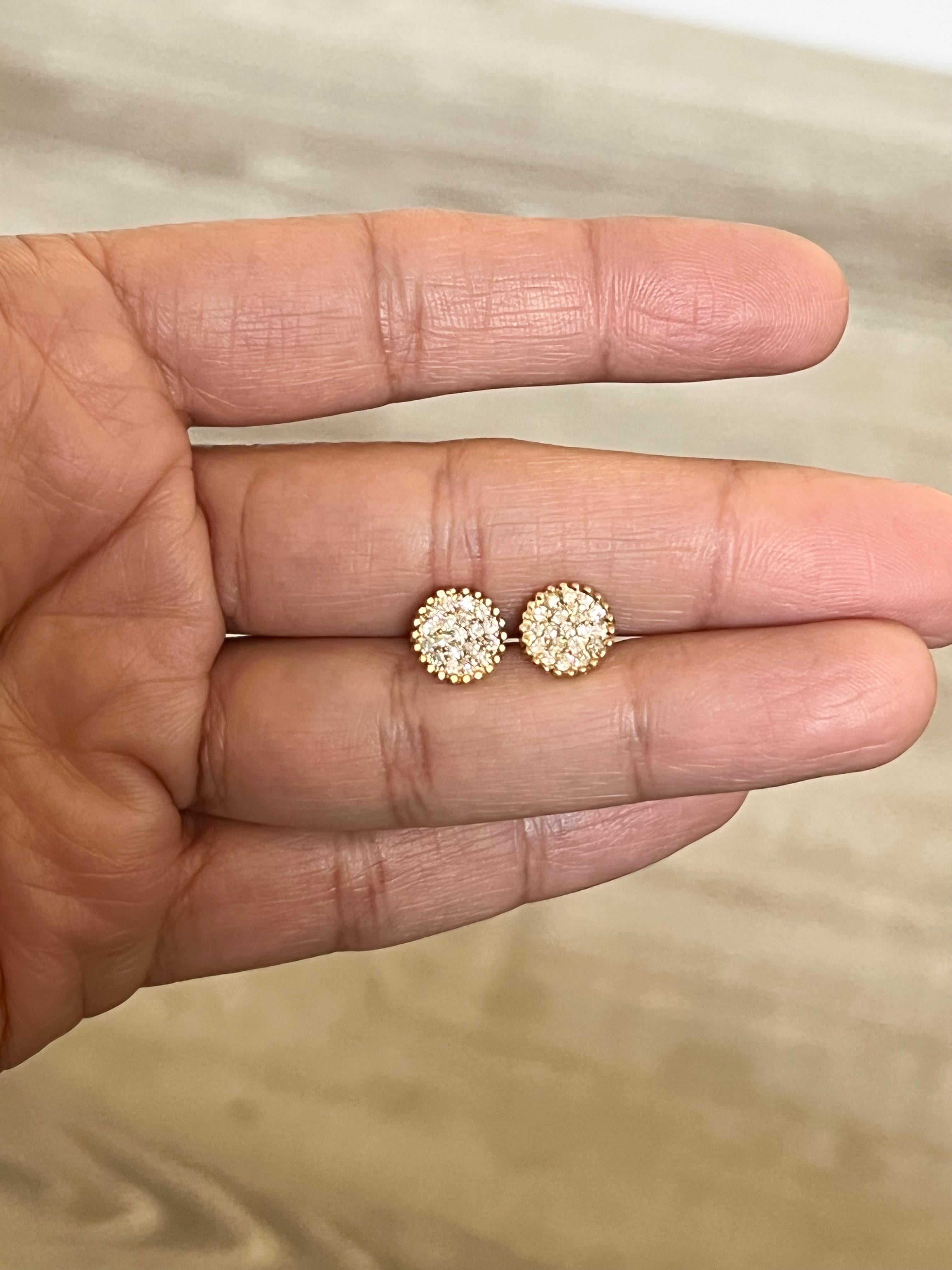 0.46 Carat Round Cluster Diamond Yellow Gold Earrings In New Condition For Sale In Los Angeles, CA