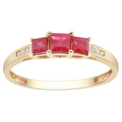 Vintage 0.46 Carat Square Cut Ruby and Diamond 14K Yellow Gold Pretty Ring