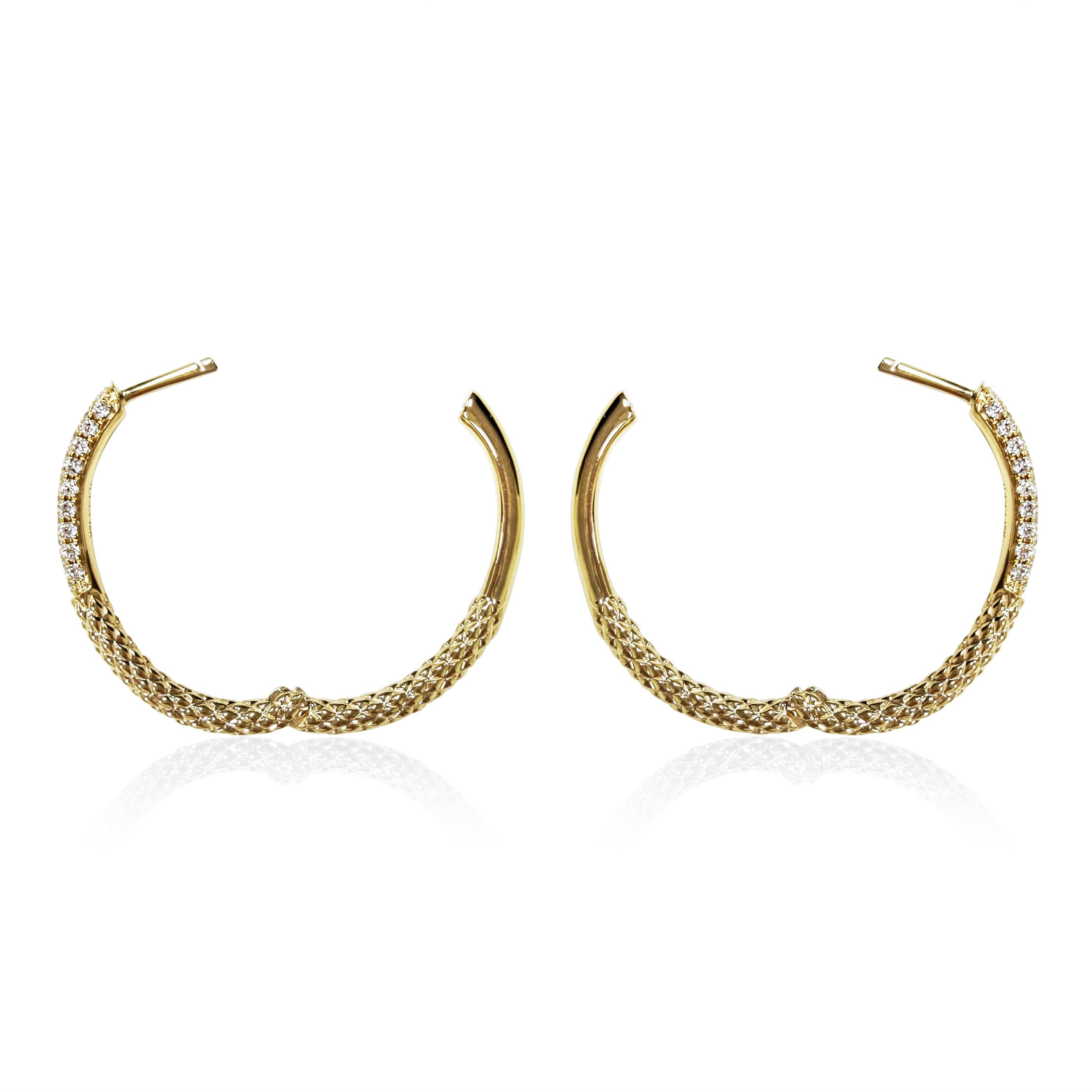 Taille ronde Créoles en or jaune avec diamants blancs de 0,46 carat en vente