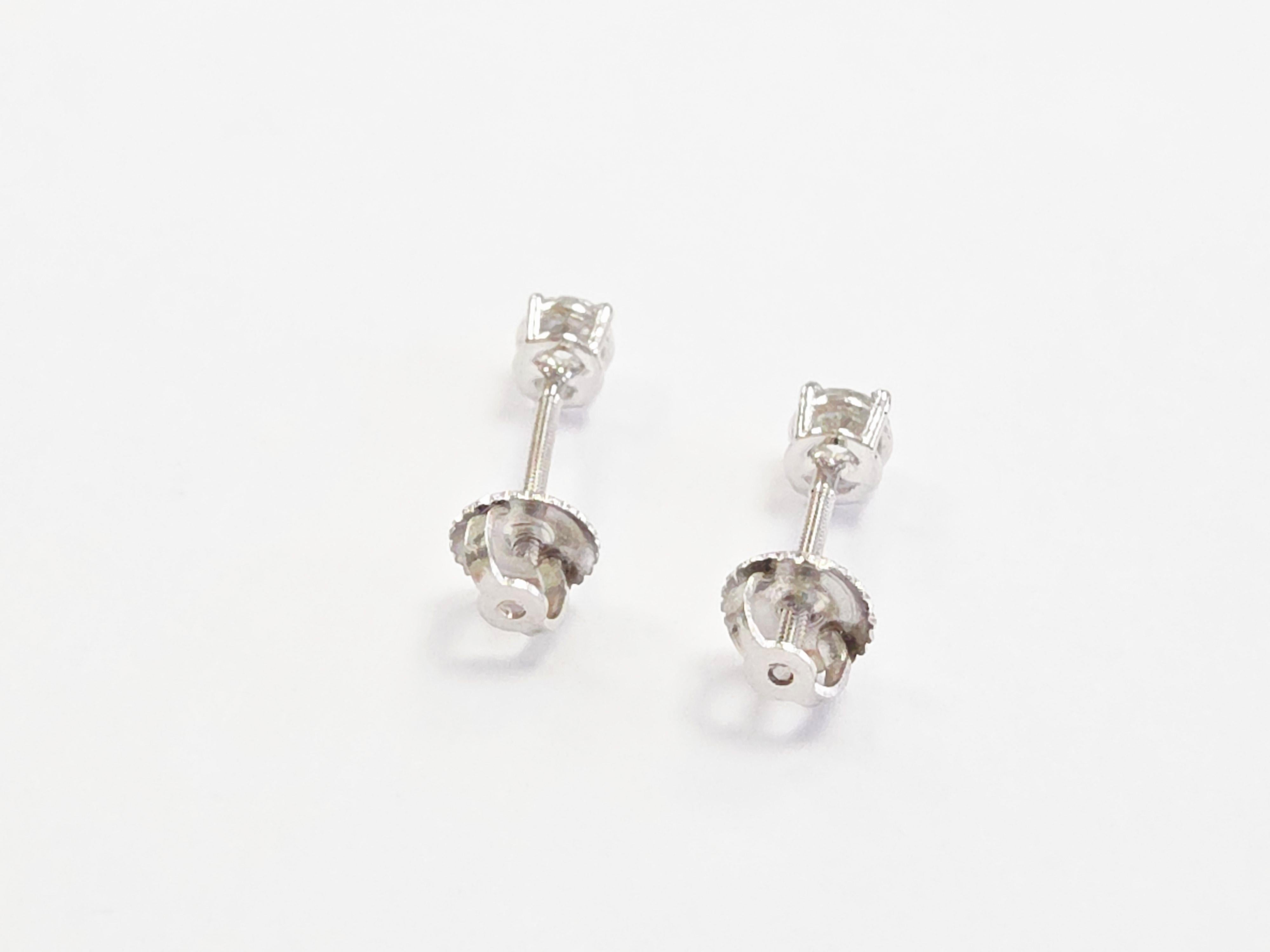 da uomo o donna Borchie con diamante naturale di forma rotonda da 0,46 carati in oro bianco 14 carati in vendita