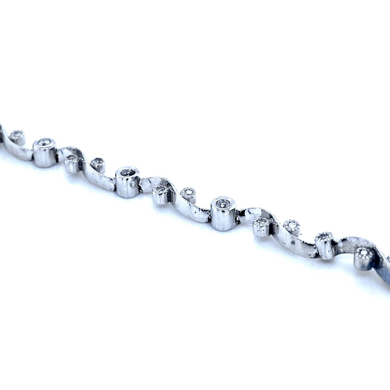 Round Cut 0.46 Carat Bezel Set Round Diamond S-Shape 14 Karat Gold Bracelet For Sale