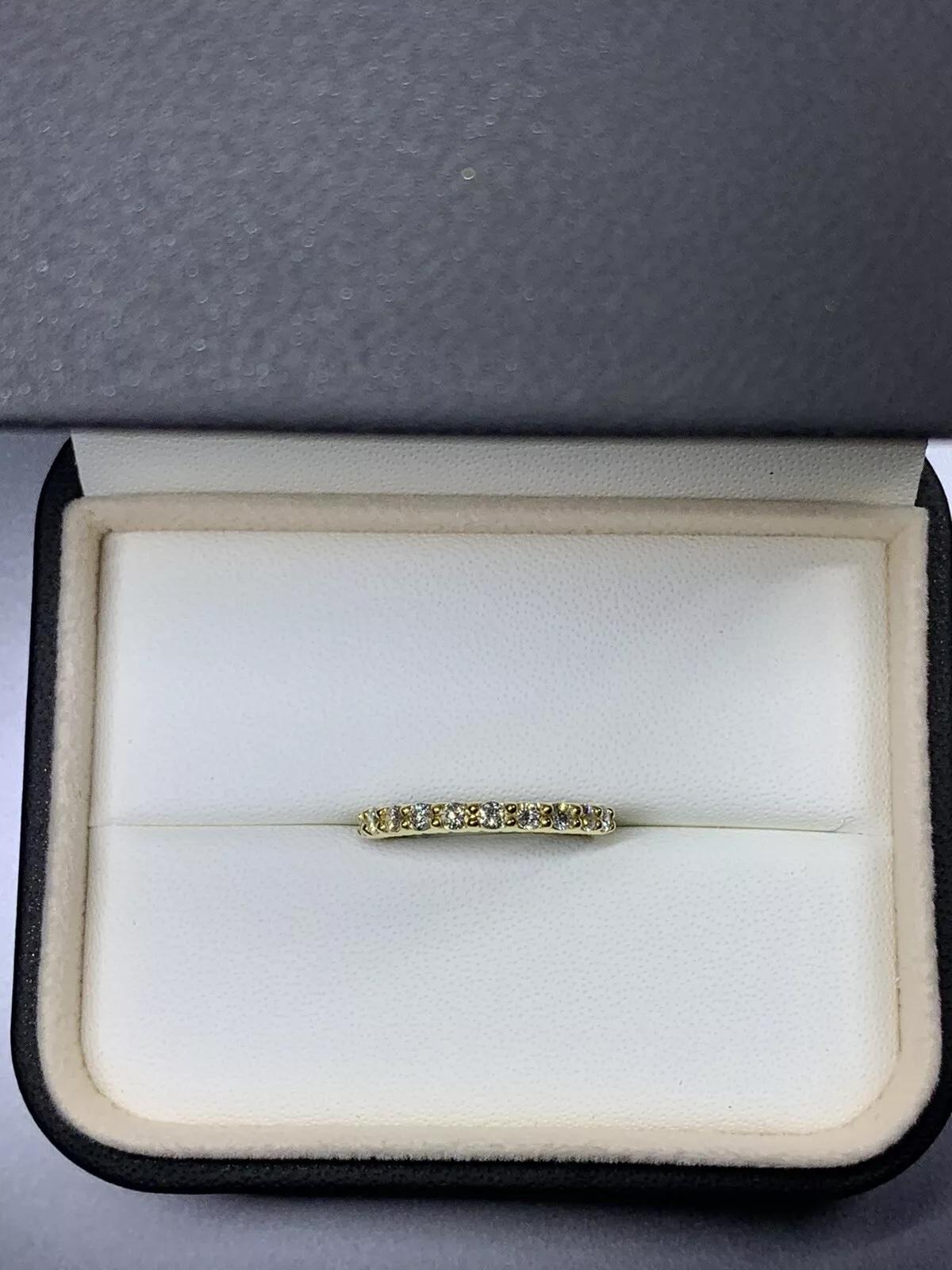 Bague de fiançailles éternité en or jaune 18 carats avec diamants de 0,46 carat Neuf - En vente à London, GB