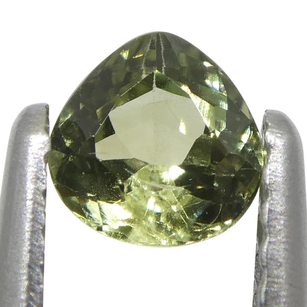 0.46ct Pear Yellowish Green to Greyish Purple Alexandrite from Brazil In New Condition For Sale In Toronto, Ontario