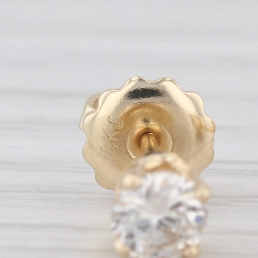 Taille ronde Clous d'oreilles solitaires ronds en or jaune 14 carats avec diamants de 0,46 carat en vente