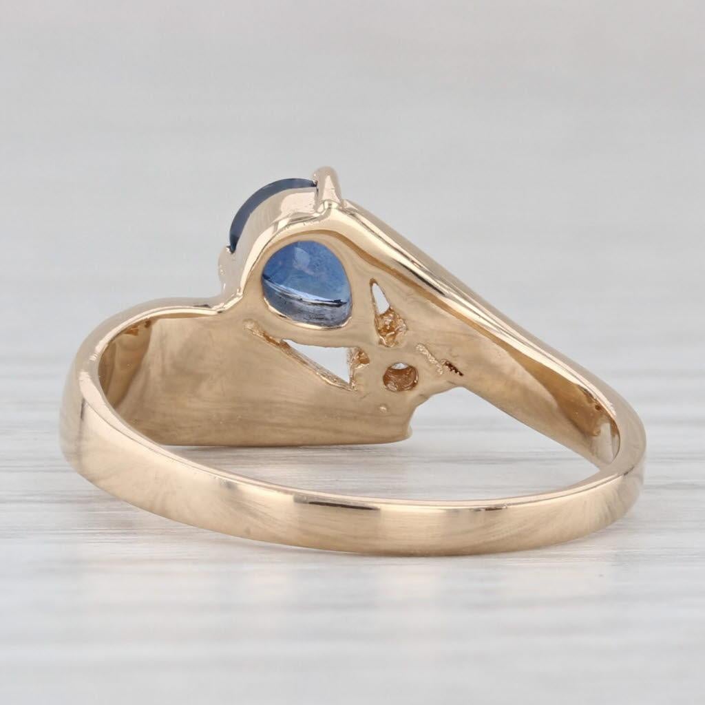 Taille poire 0.46ctw Pear Blue Diamond Bypass Ring 14k Yellow Gold Size 7.75 en vente