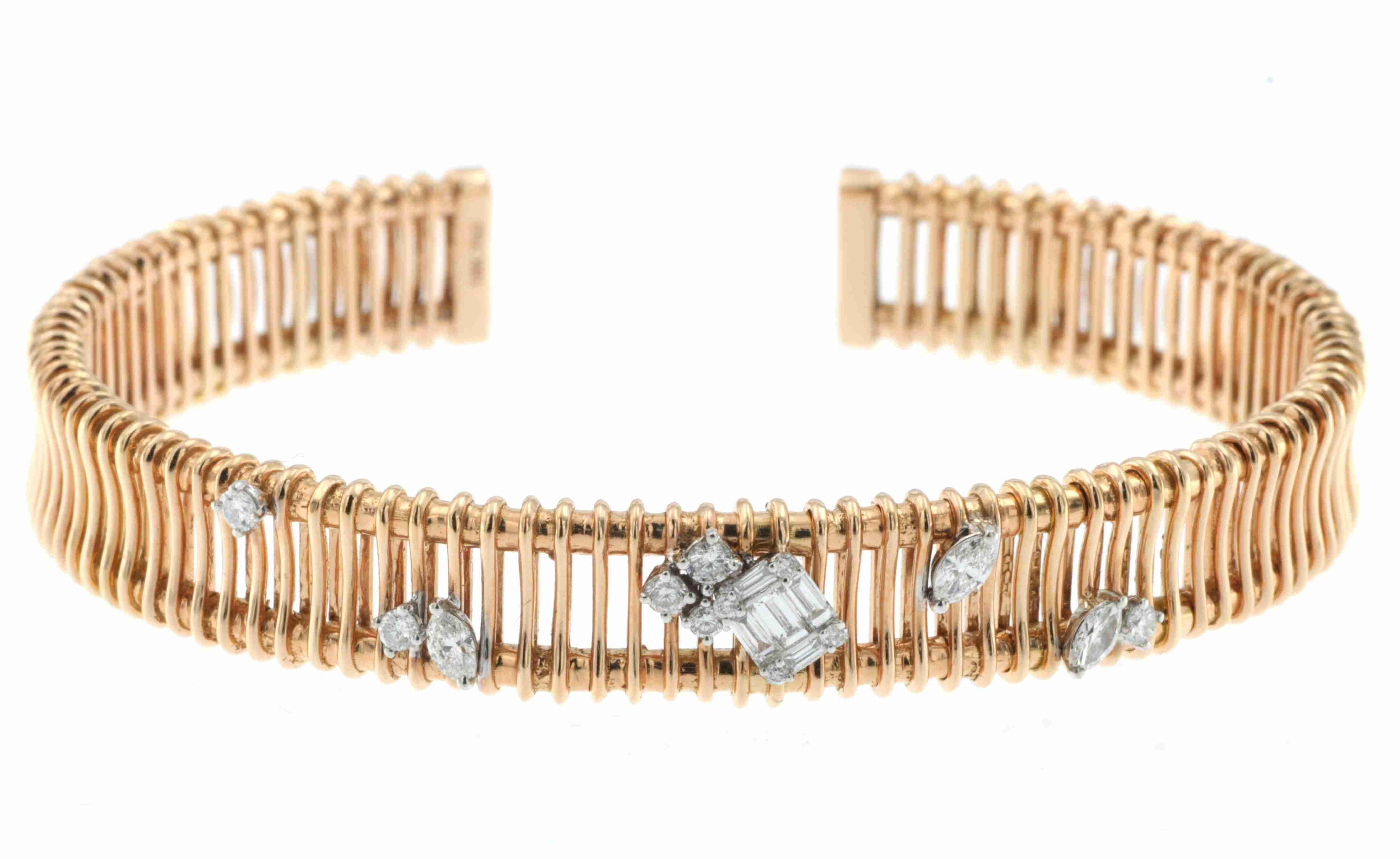 Women's 0.47 Carat Diamond Bangle in 18 Karat Rose Gold For Sale