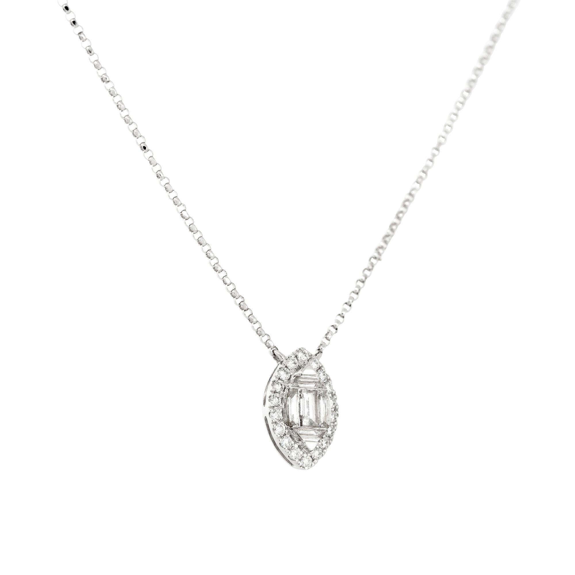 0,47 Karat Diamant-Mosaik-Halskette mit birnenförmigem Anhänger, 18 Karat auf Lager im Zustand „Hervorragend“ im Angebot in Boca Raton, FL