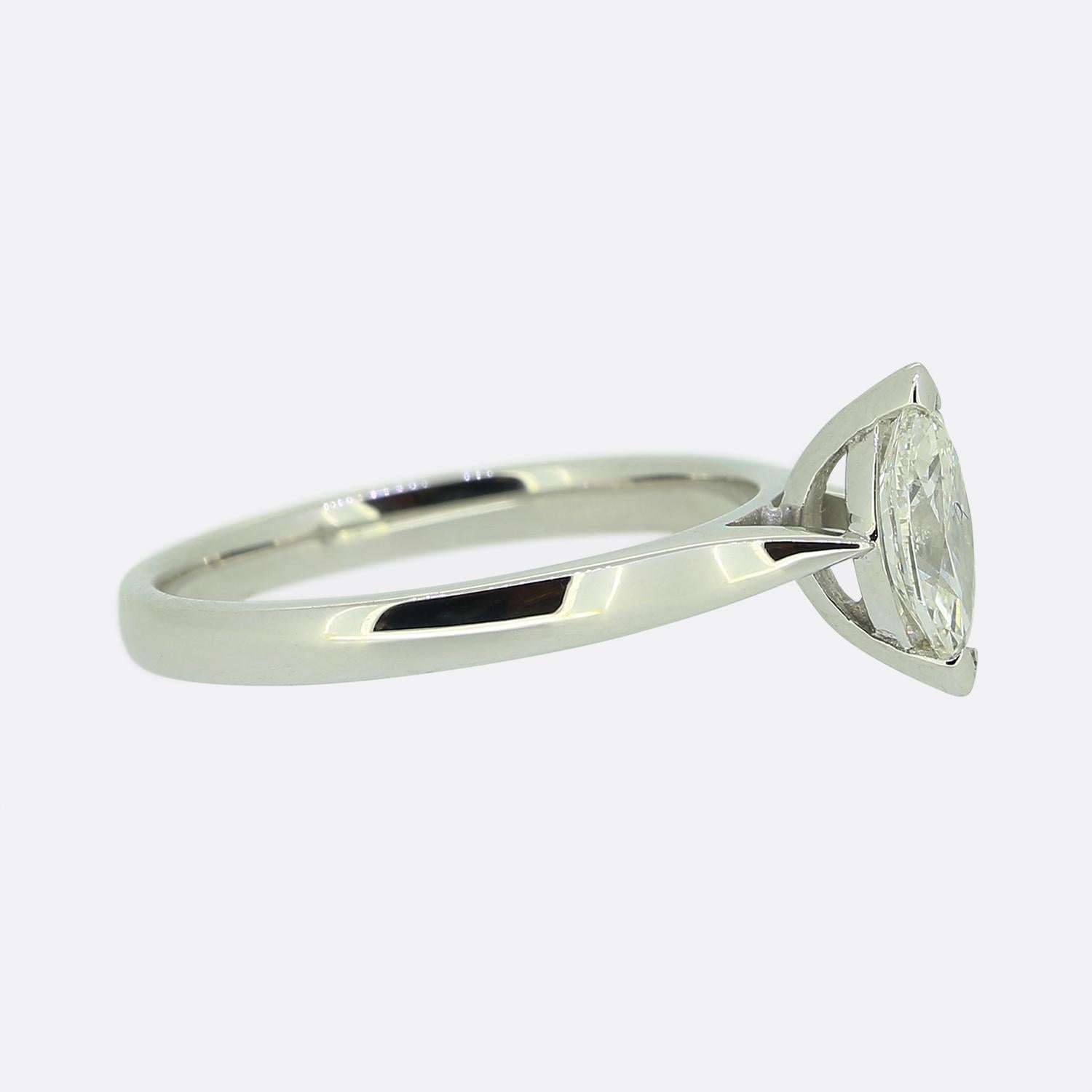 Anillo solitario de diamantes marquesa de 0,47 quilates Corte marquesa en venta