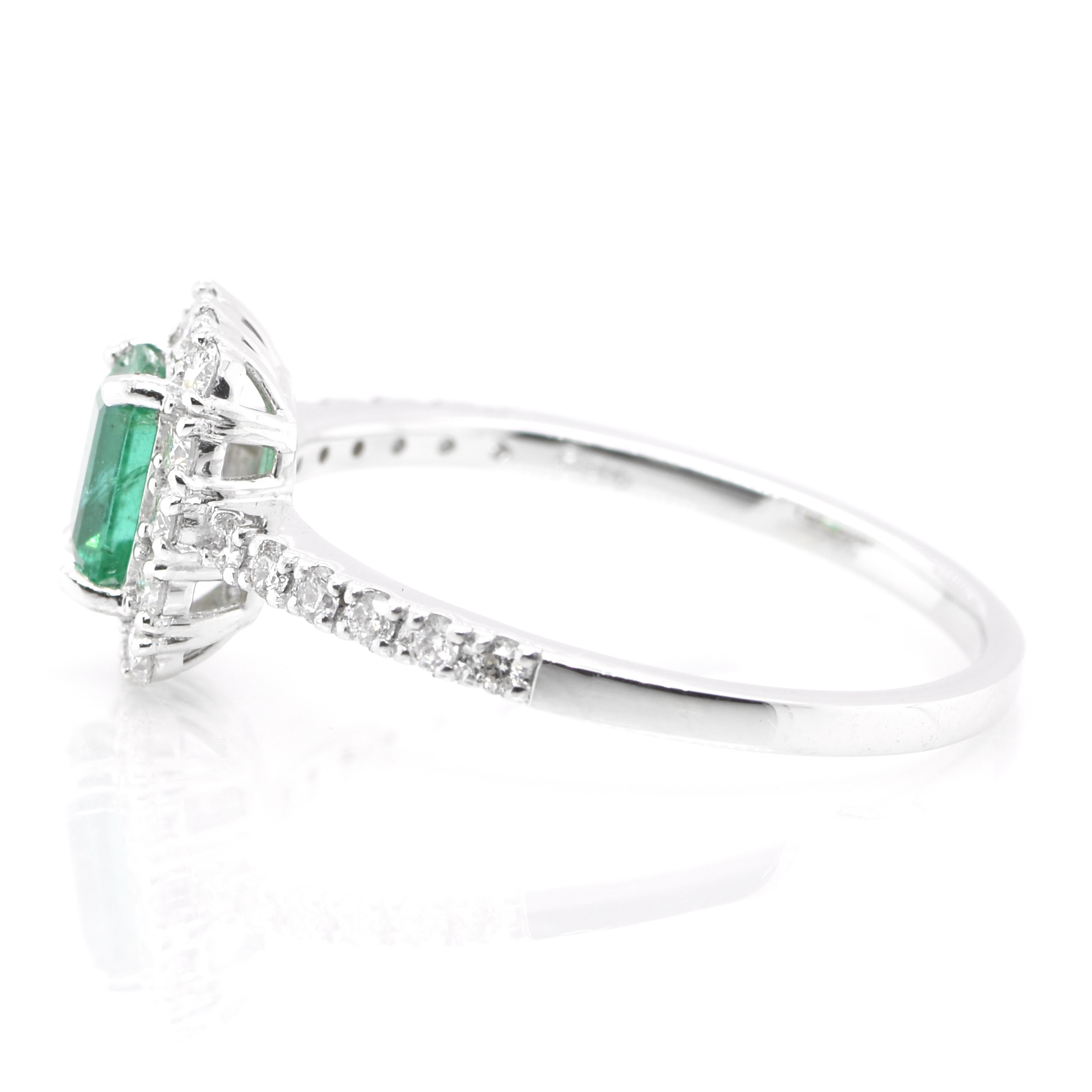 0.47 Carat Natural Emerald and Diamond Engagement Ring Set in Platinum In New Condition In Tokyo, JP