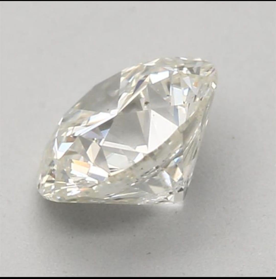 0.47 Carat Round shaped diamond SI1 Clarity GIA Certified For Sale 2