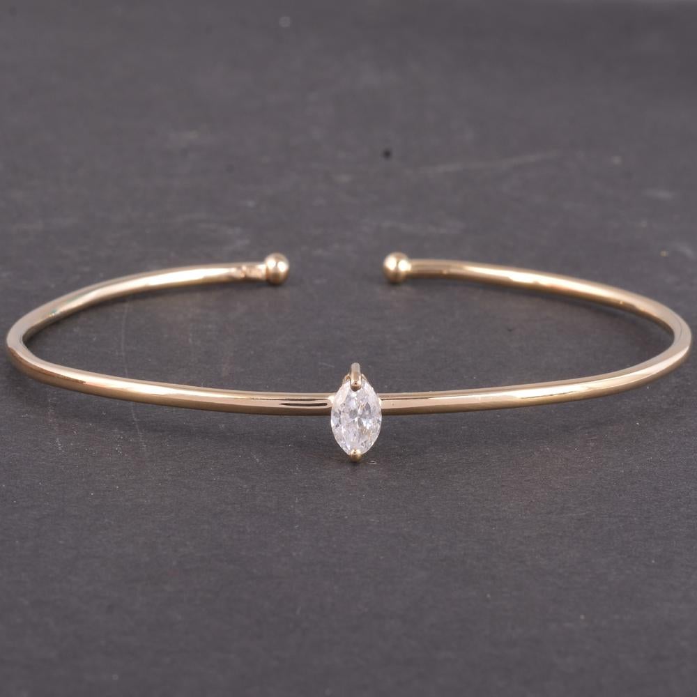 Moderne Bracelet jonc solitaire en or jaune 10 carats avec diamants de 0,47 carat en vente