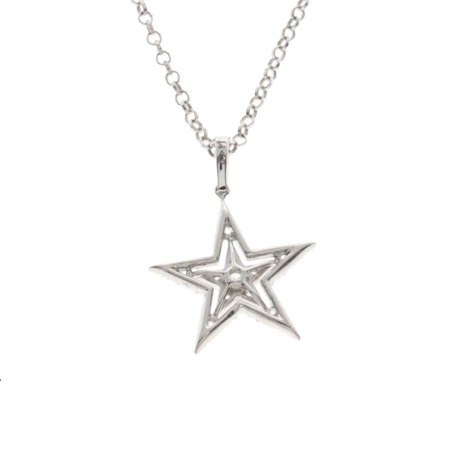 0.47 Carat Diamonds 14 Karat White Gold Star Pendant Necklace In New Condition In Los Angeles, CA